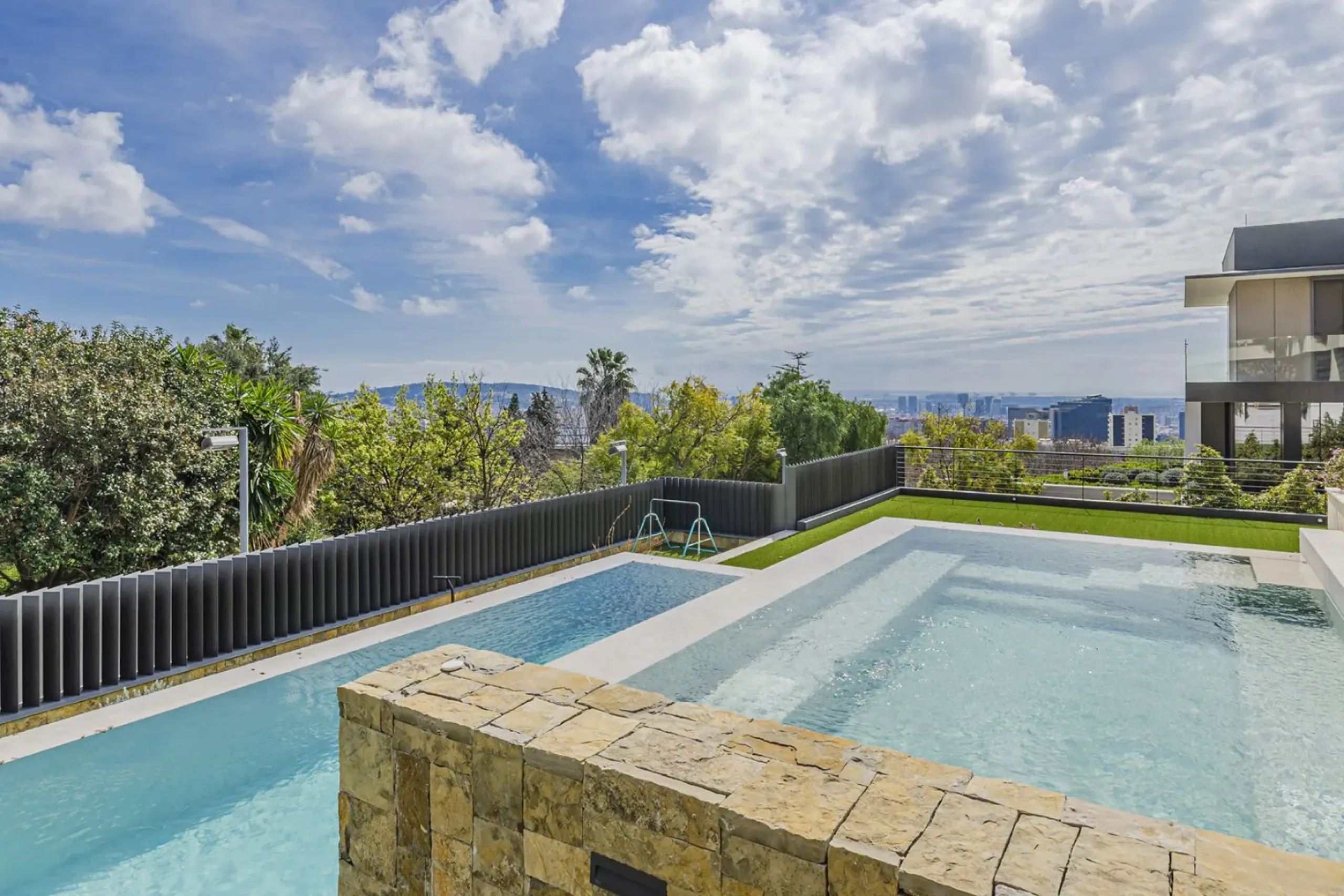 Exclusive Luxury Villa with Panoramic Sea and City Views in the Prestigious Pedralbes District, Barcelona