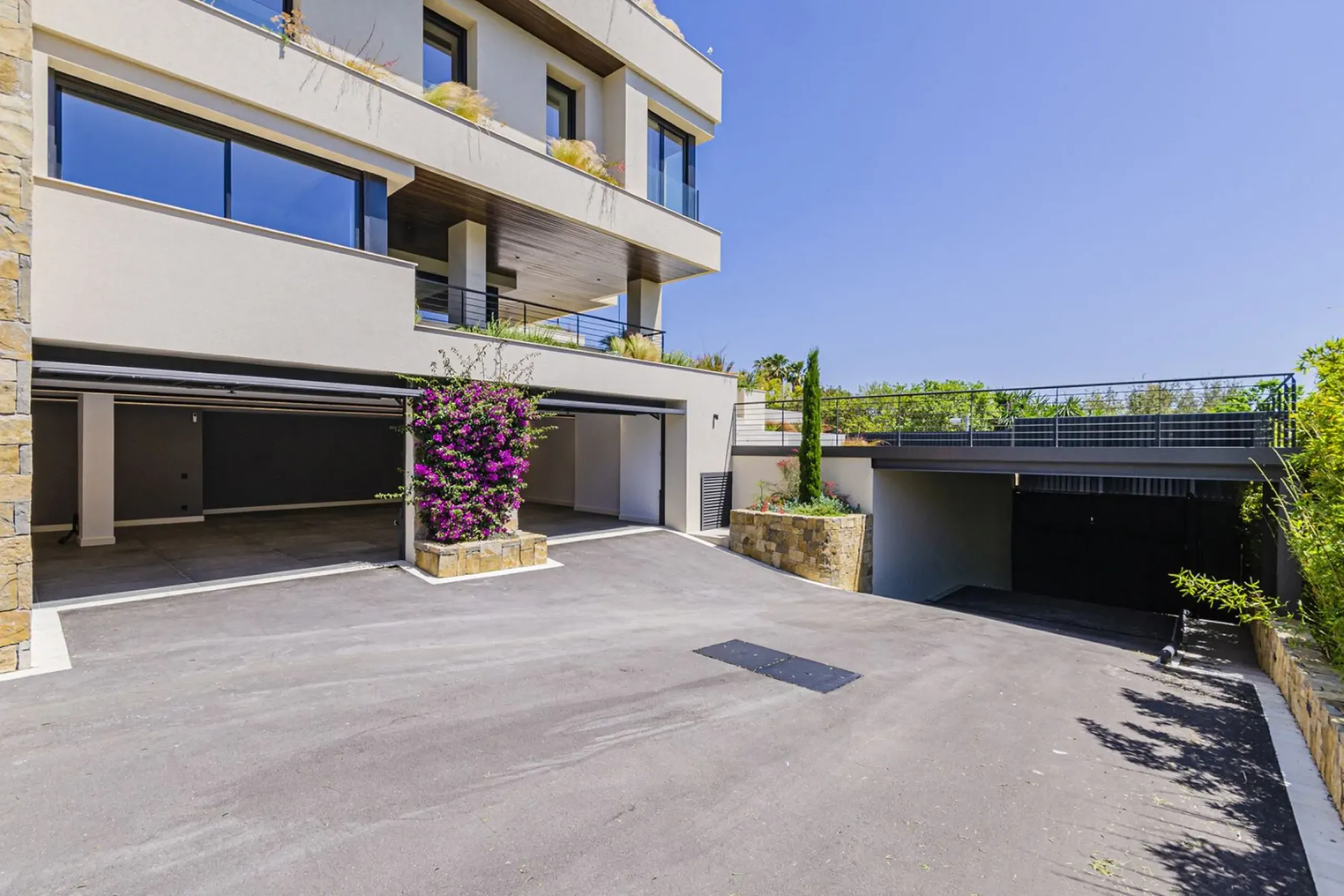 Exclusive Luxury Villa with Panoramic Sea and City Views in the Prestigious Pedralbes District, Barcelona