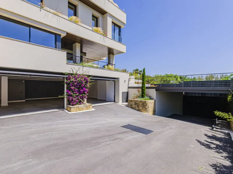 Exclusive Luxury Villa with Panoramic Sea and City Views in the Prestigious Pedralbes District, Barcelona