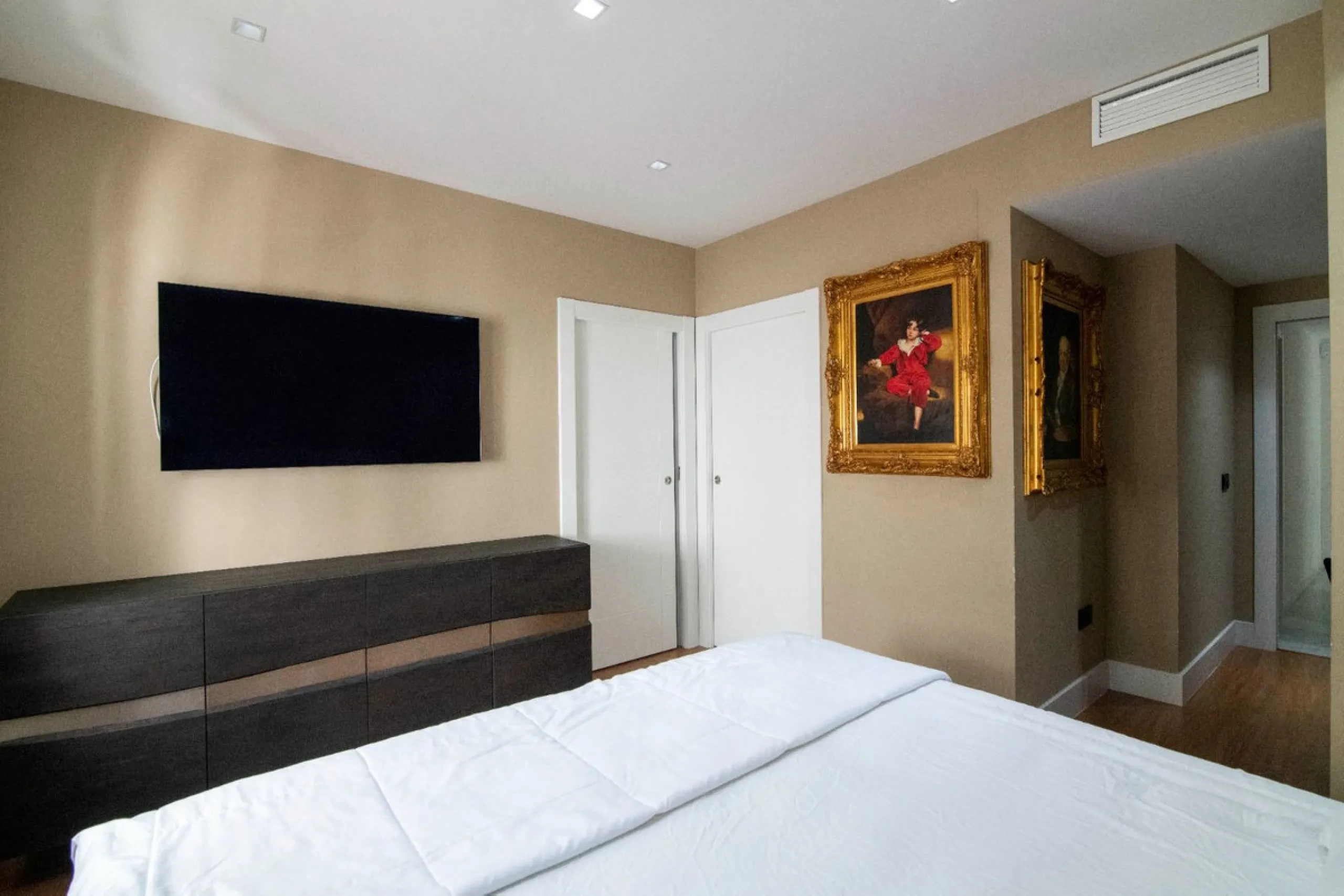 Apartment - Middle Floor Apartment в продаже в Marbella, Málaga. В доме 3 спален и 3 ванных комнат. Площадь дома 173 м²