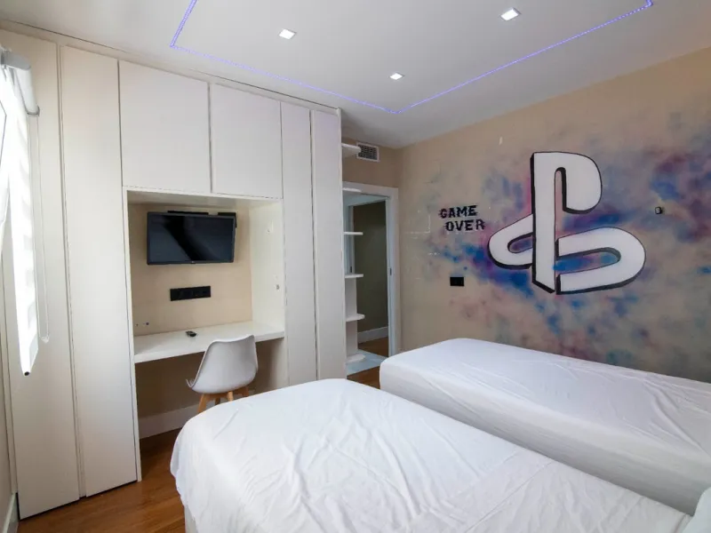 Apartment - Middle Floor Apartment в продаже в Marbella, Málaga. В доме 3 спален и 3 ванных комнат. Площадь дома 173 м²