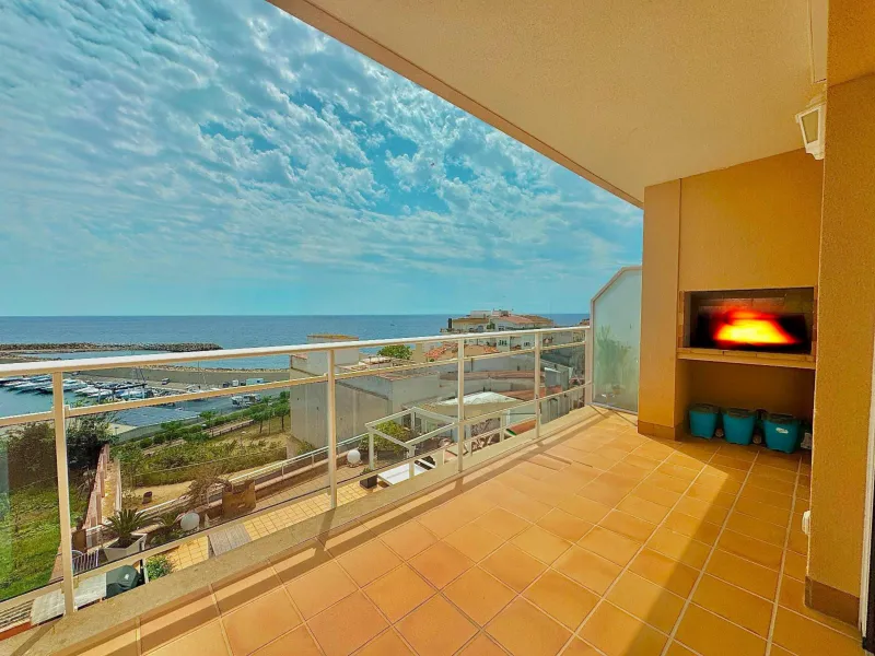 Ático dúplex con vistas panorámicas al mar en Palamós, Costa Brava
