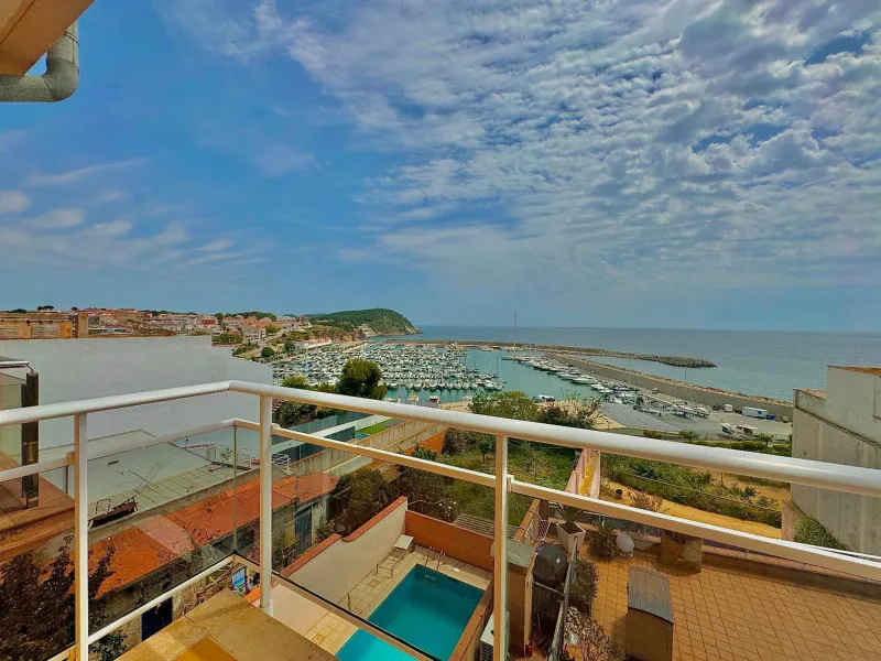 Ático dúplex con vistas panorámicas al mar en Palamós, Costa Brava