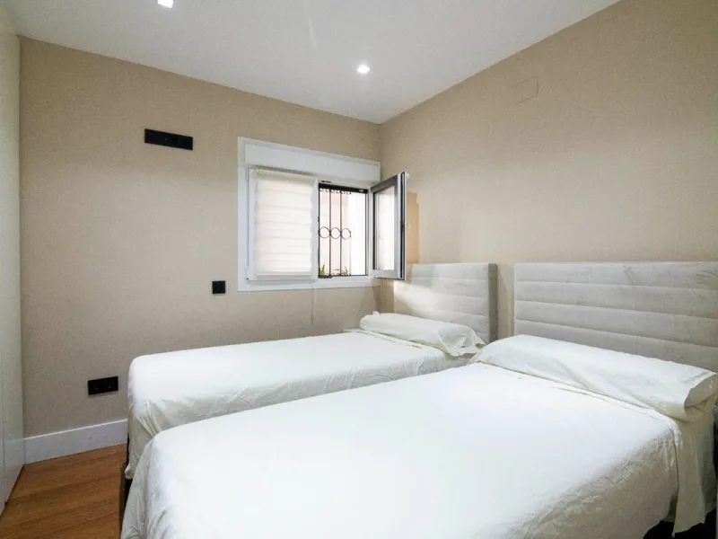 Apartment - Middle Floor Apartment в продаже в Marbella, Málaga. В доме 3 спален и 3 ванных комнат. Площадь дома 173 м²