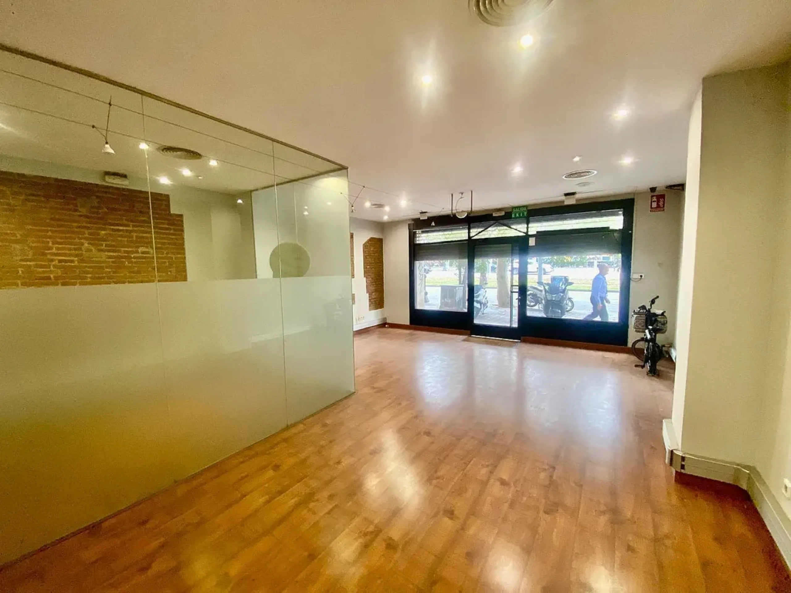 Prime Commercial Space for Sale in the Heart of Barcelona