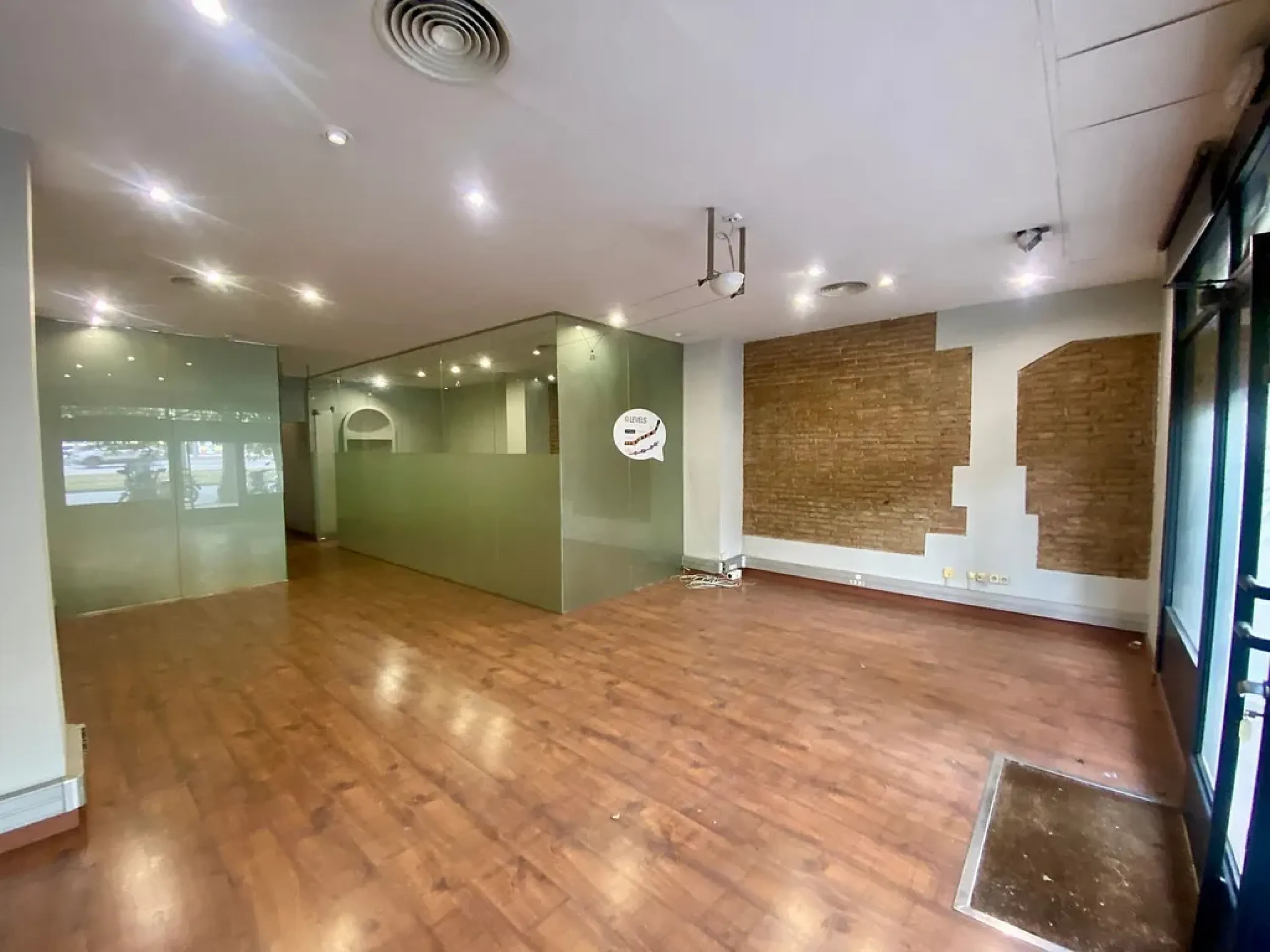 Prime Commercial Space for Sale in the Heart of Barcelona