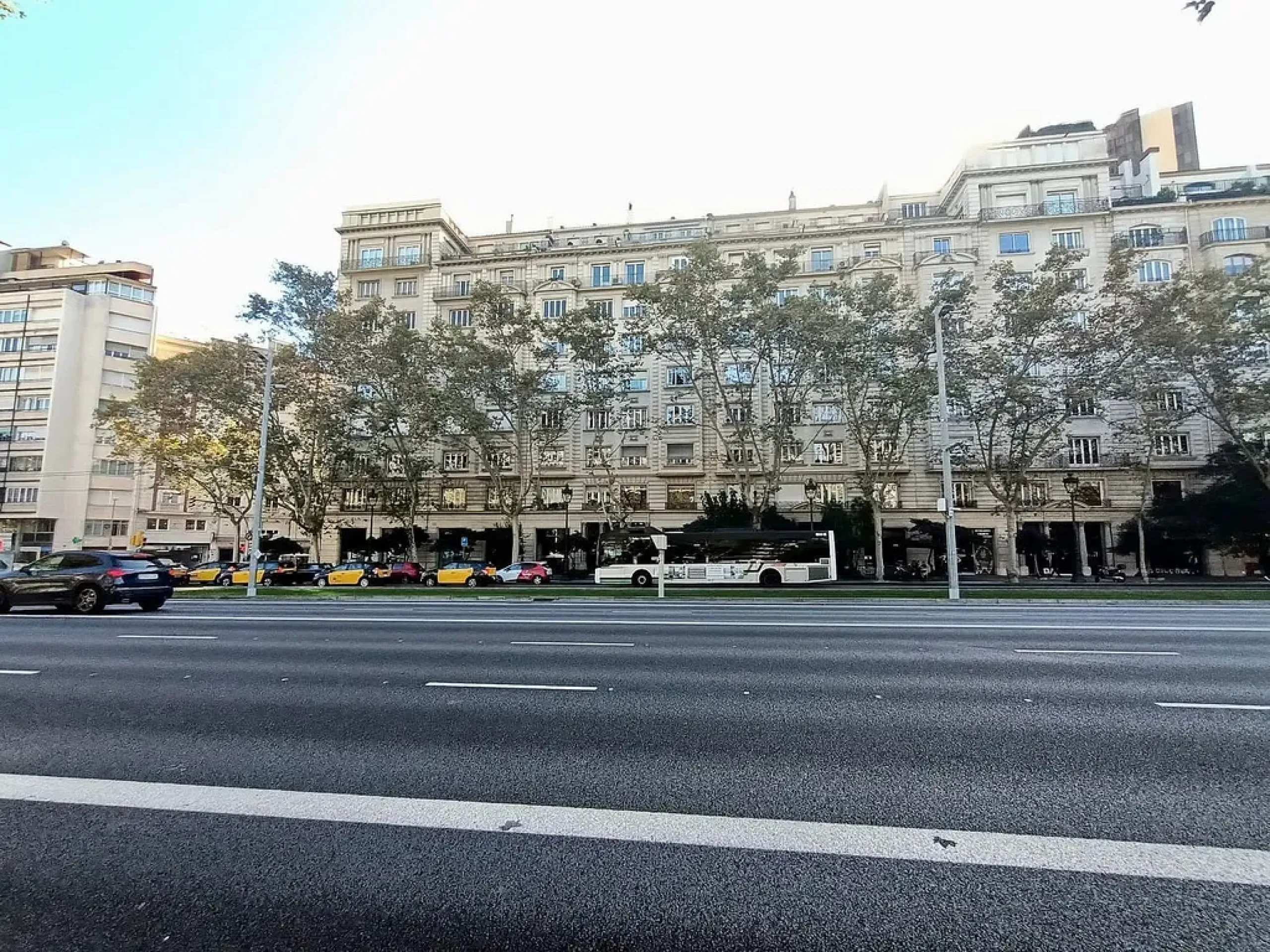 Prime Commercial Space for Sale in the Heart of Barcelona