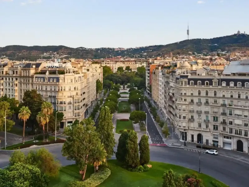 Prime Commercial Space for Sale in the Heart of Barcelona