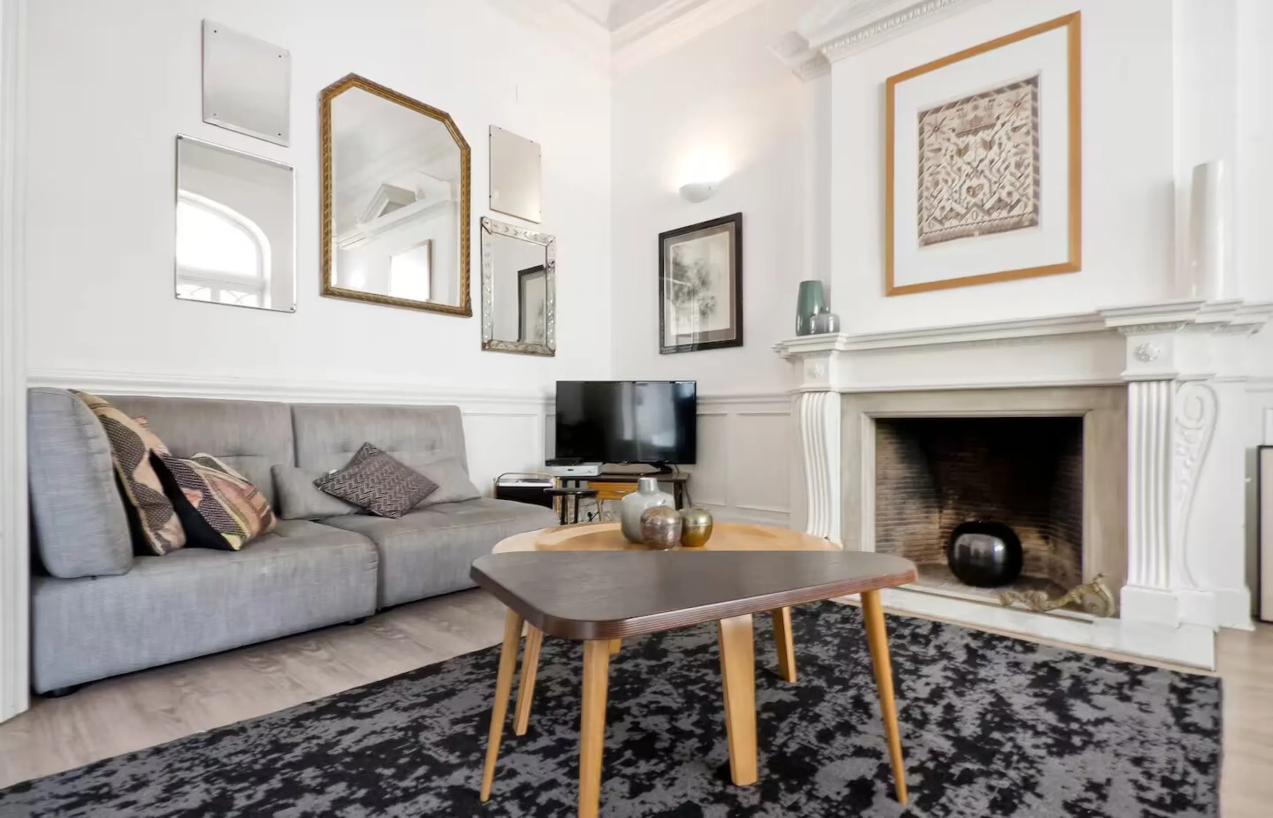 Elegant Modernist Apartment with Terrace in Central Barcelona