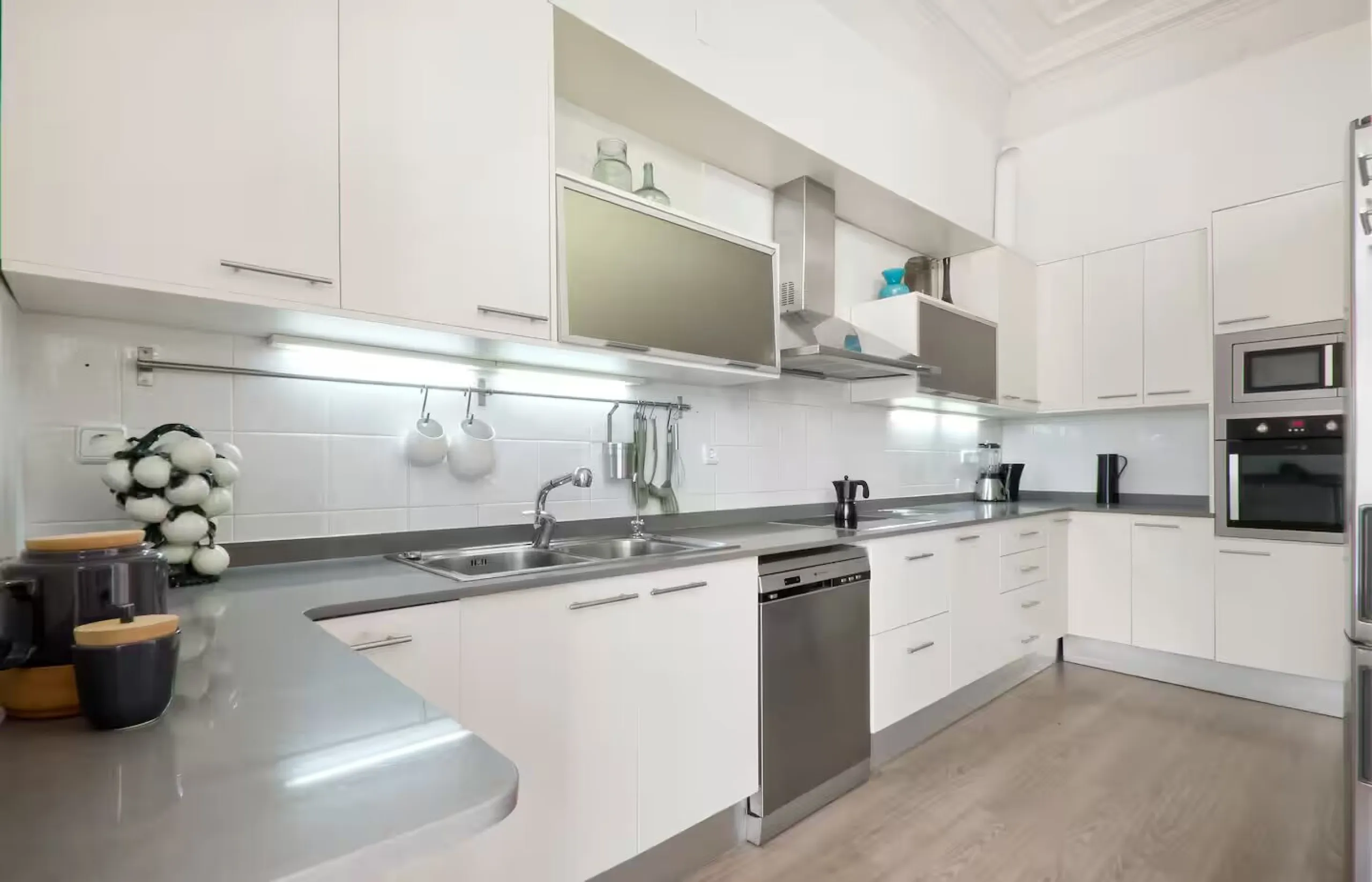 Elegant Modernist Apartment with Terrace in Central Barcelona