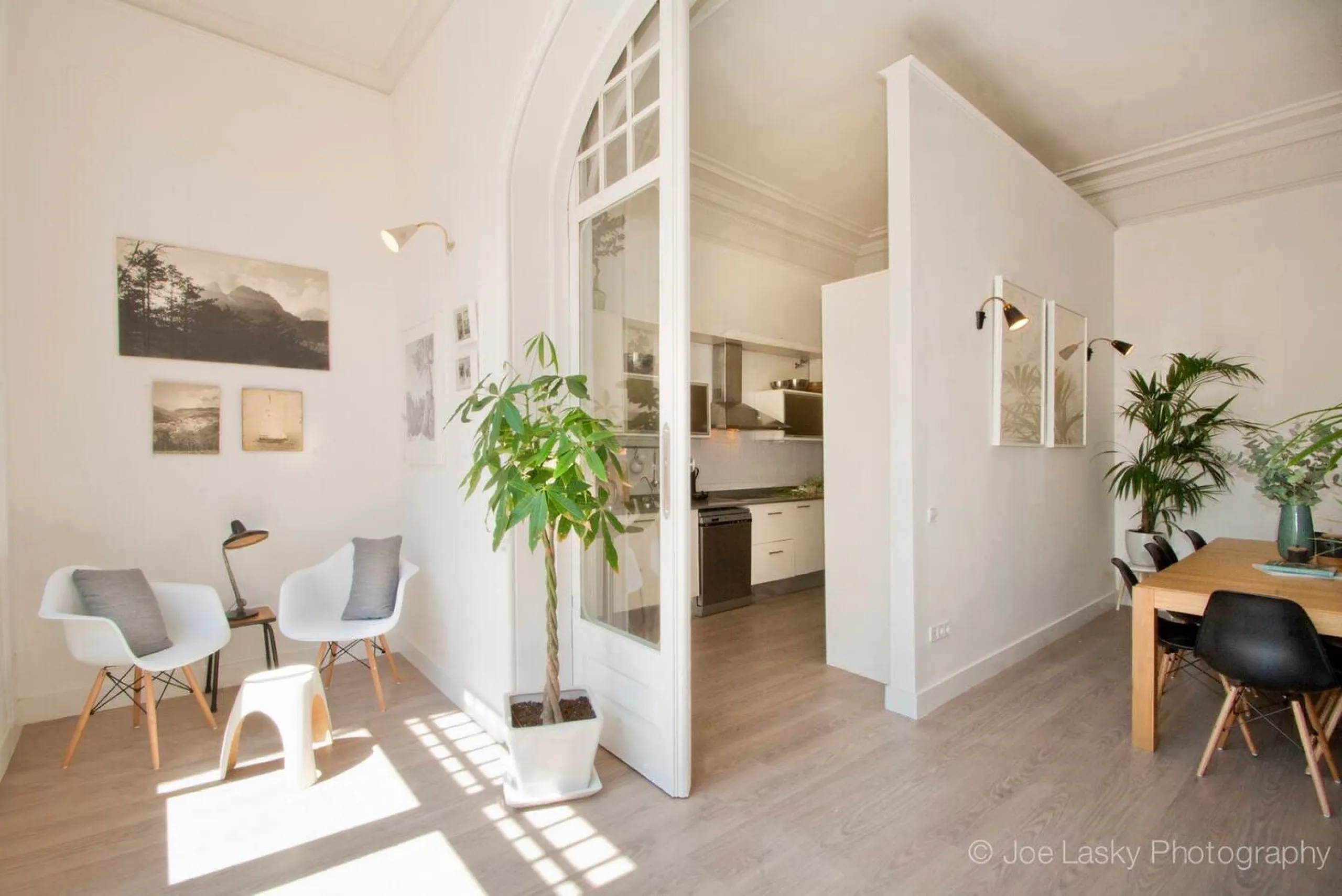 Elegant Modernist Apartment with Terrace in Central Barcelona
