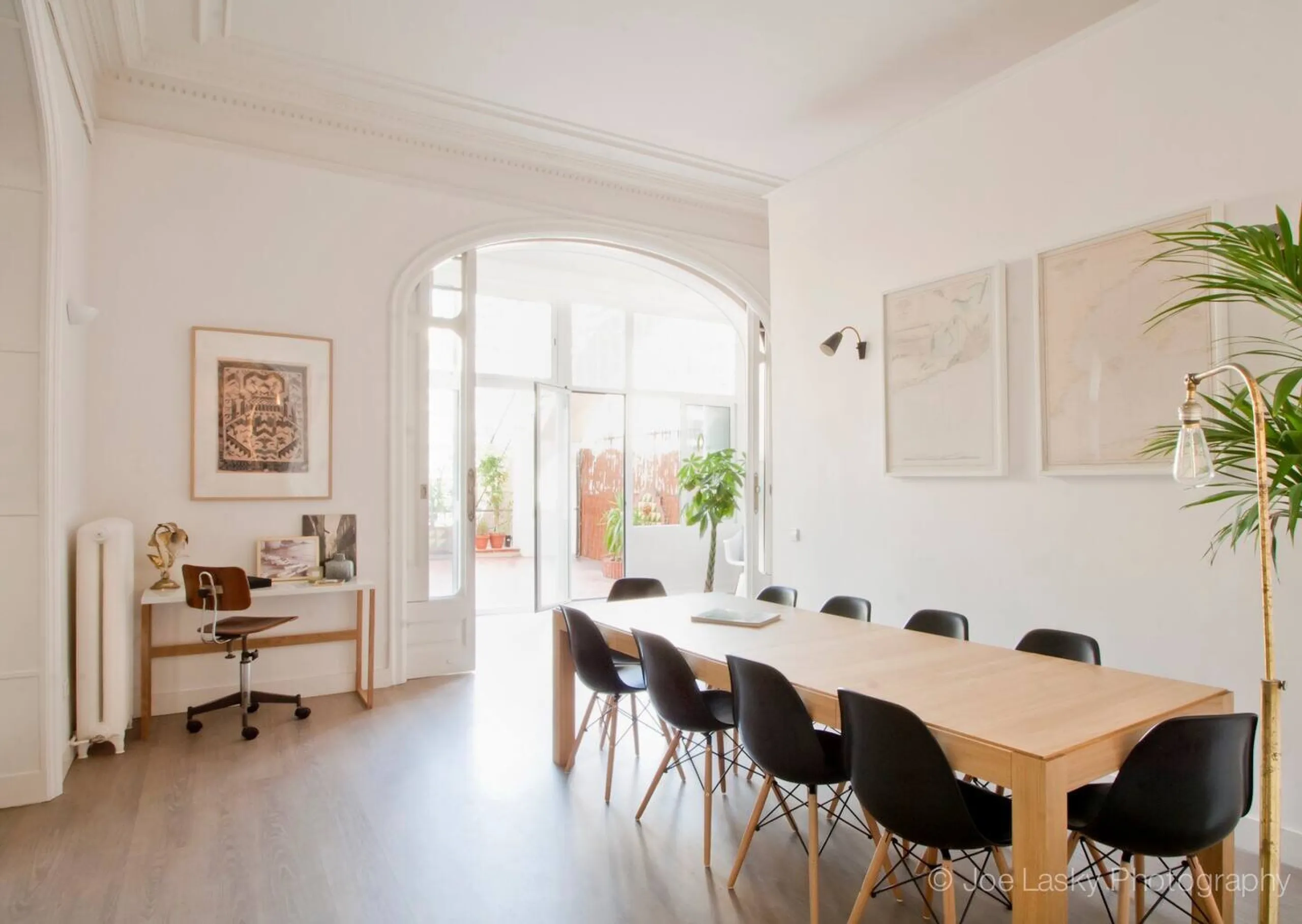 Elegant Modernist Apartment with Terrace in Central Barcelona