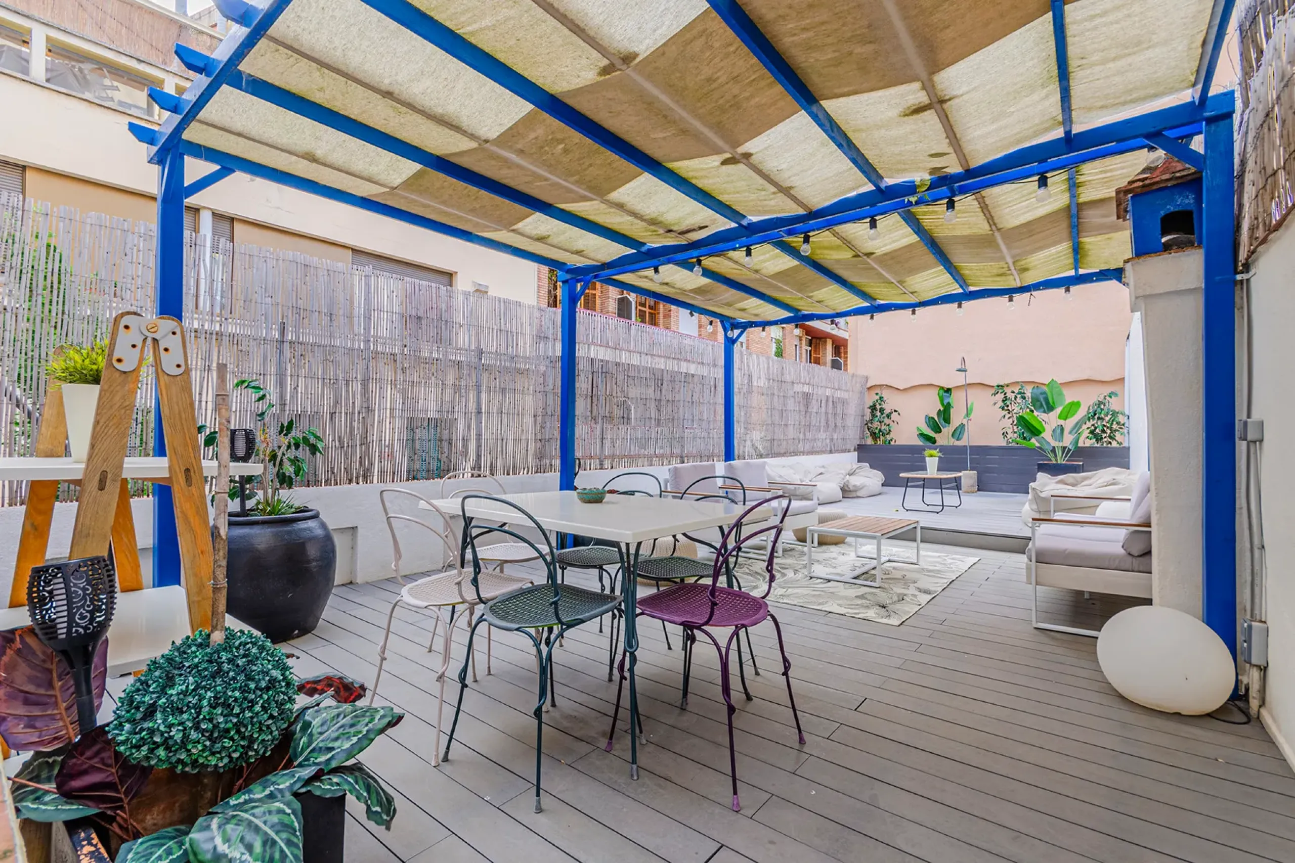 Elegante piso con licencia turística y terraza en Barcelona