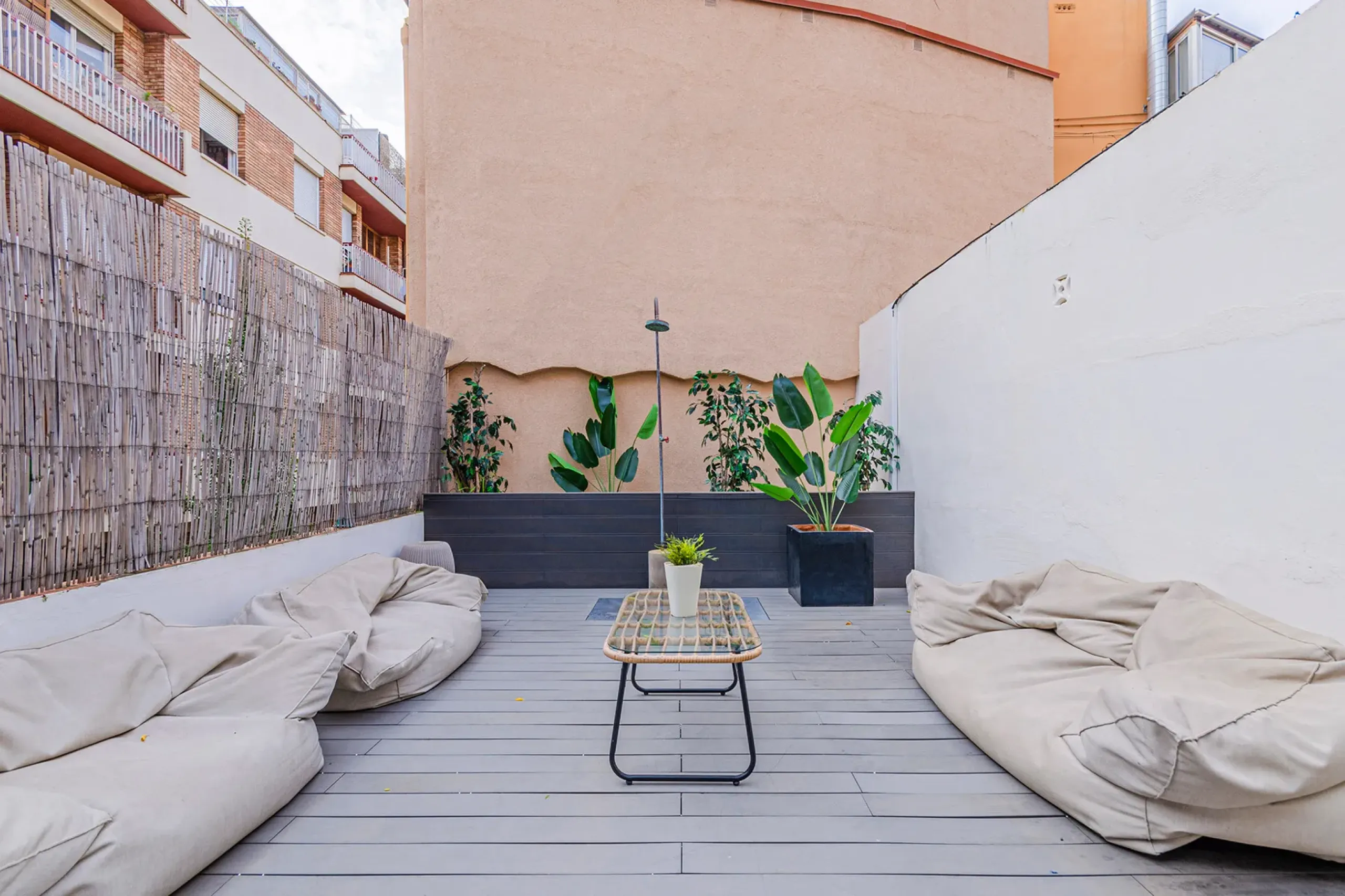 Elegante piso con licencia turística y terraza en Barcelona