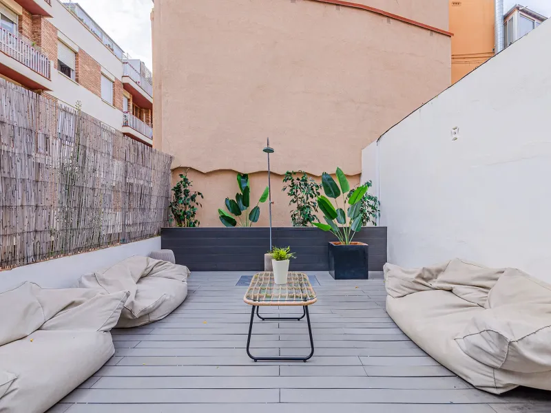 Elegante piso con licencia turística y terraza en Barcelona