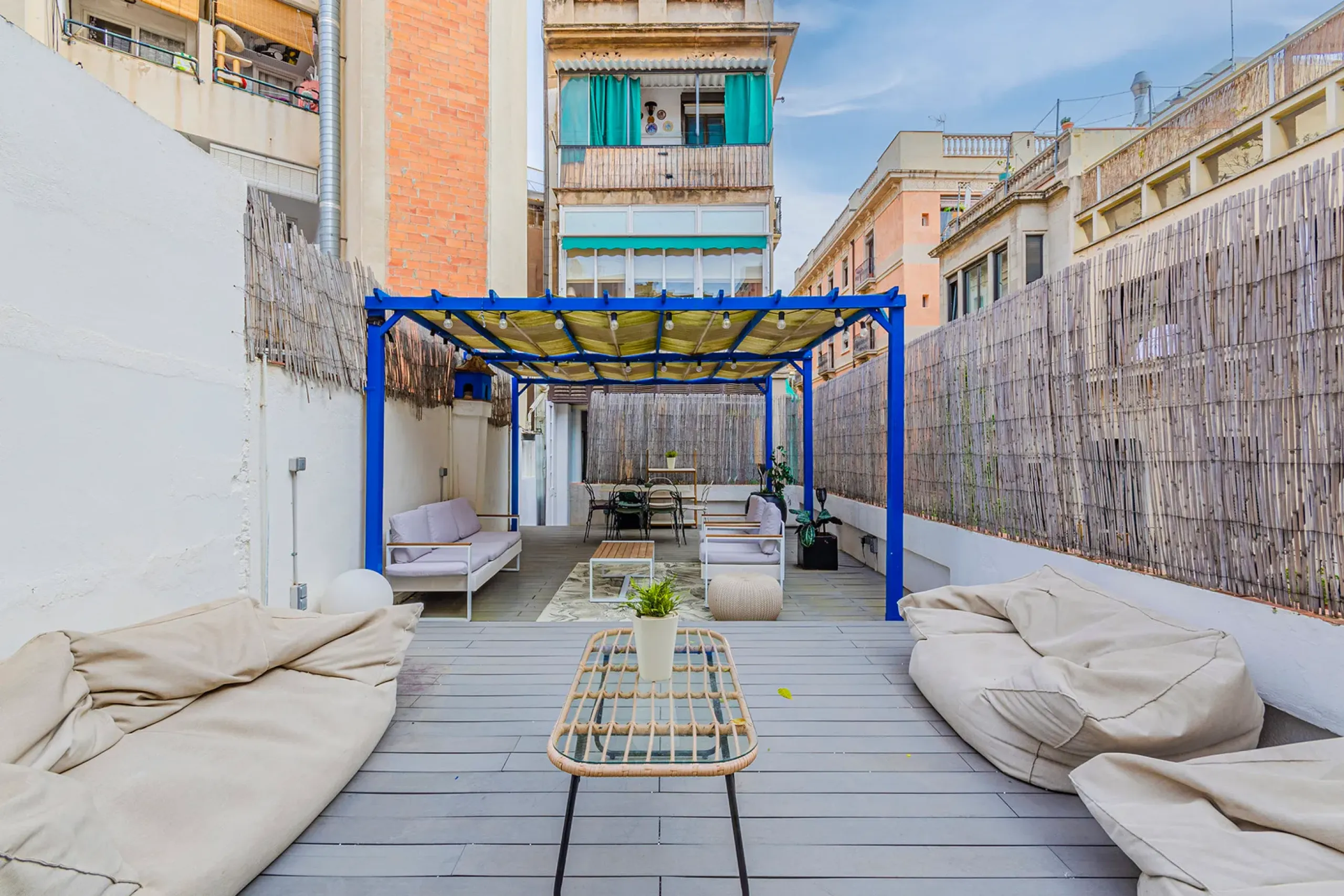 Elegante piso con licencia turística y terraza en Barcelona