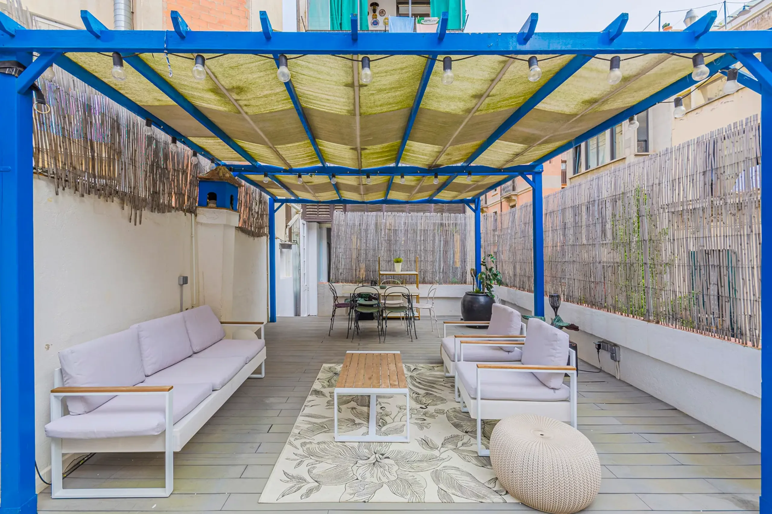 Elegante piso con licencia turística y terraza en Barcelona