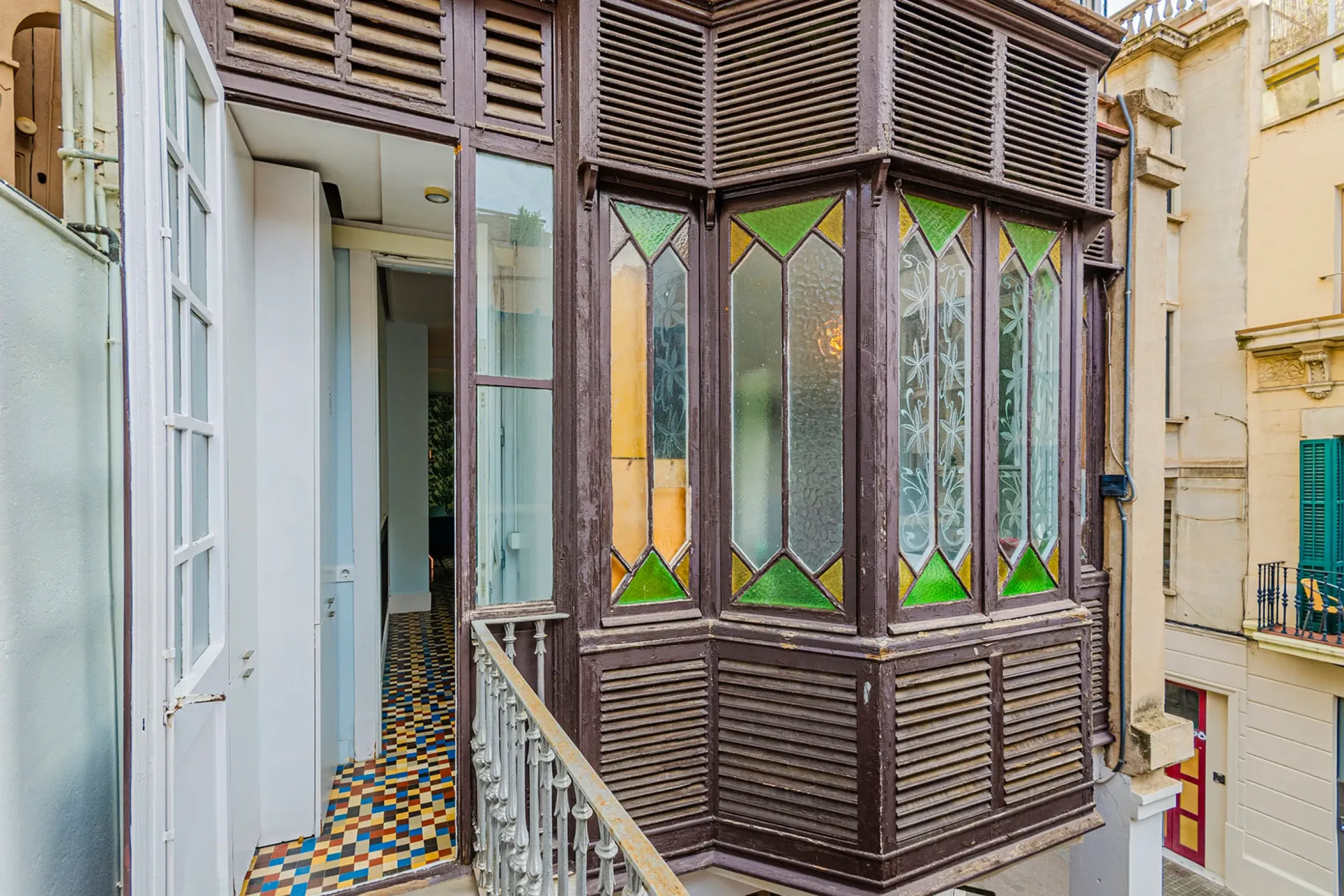 Elegante piso con licencia turística y terraza en Barcelona