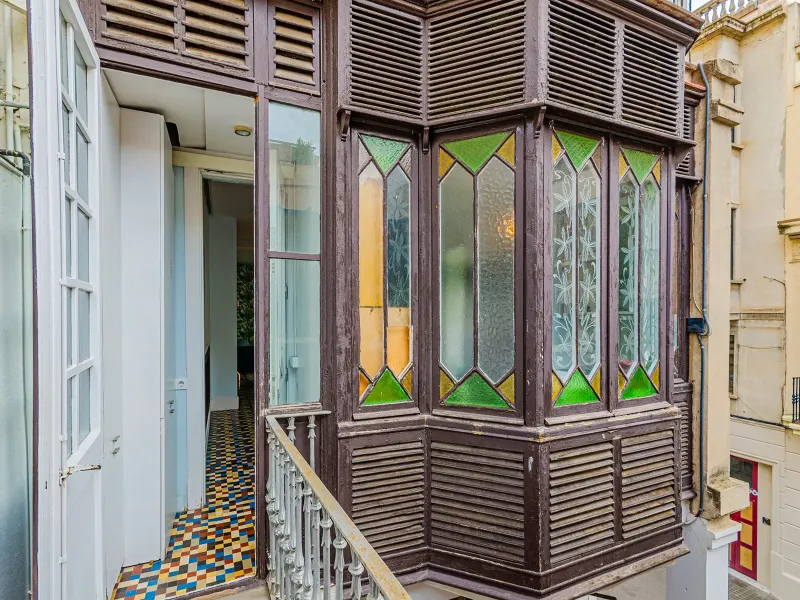 Elegante piso con licencia turística y terraza en Barcelona