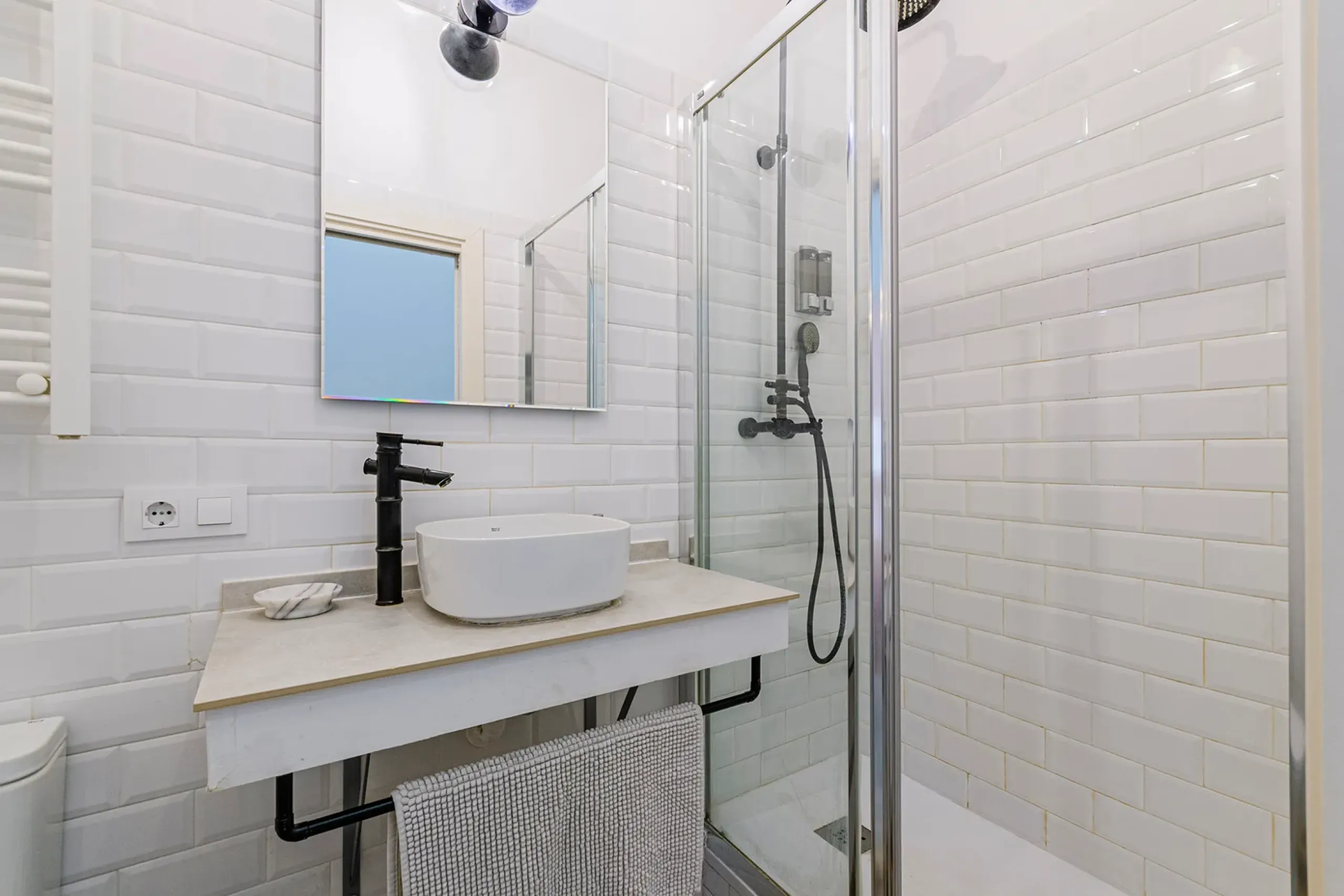 Elegante piso con licencia turística y terraza en Barcelona