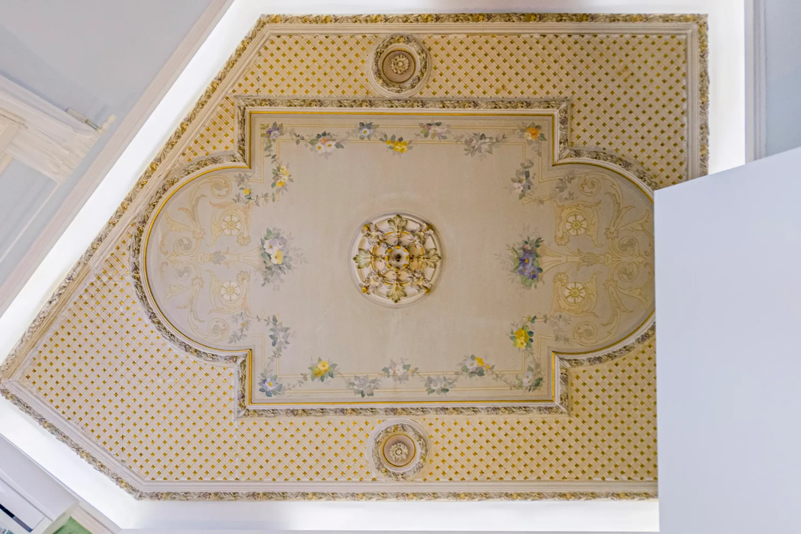 Elegante piso con licencia turística y terraza en Barcelona