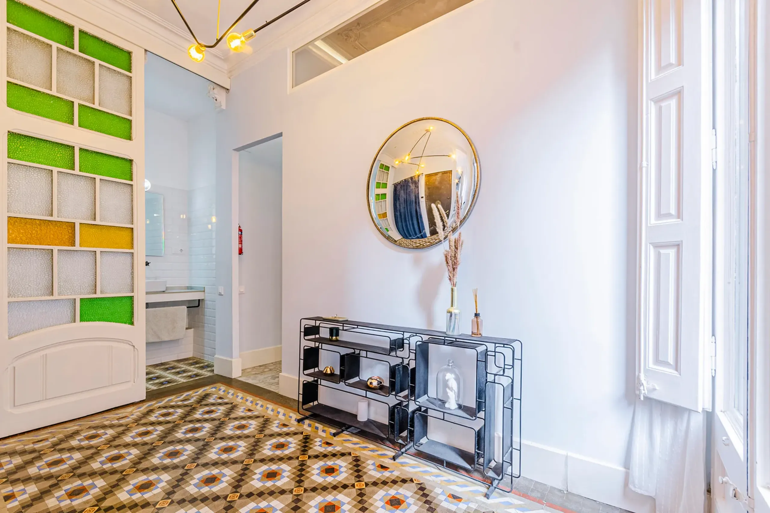 Elegante piso con licencia turística y terraza en Barcelona