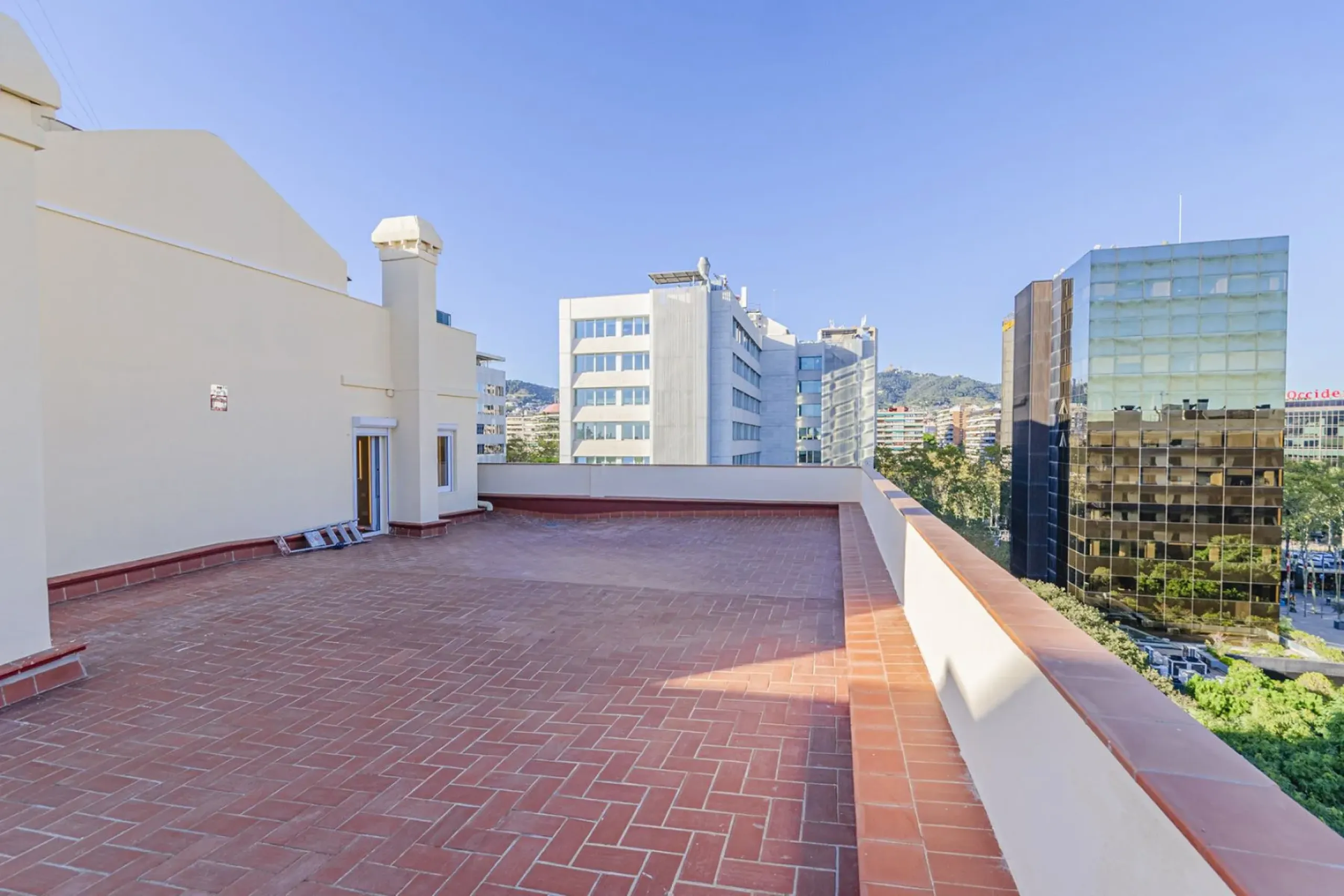 Luxury Penthouse with Private Terraces in Barcelona’s Exclusive District