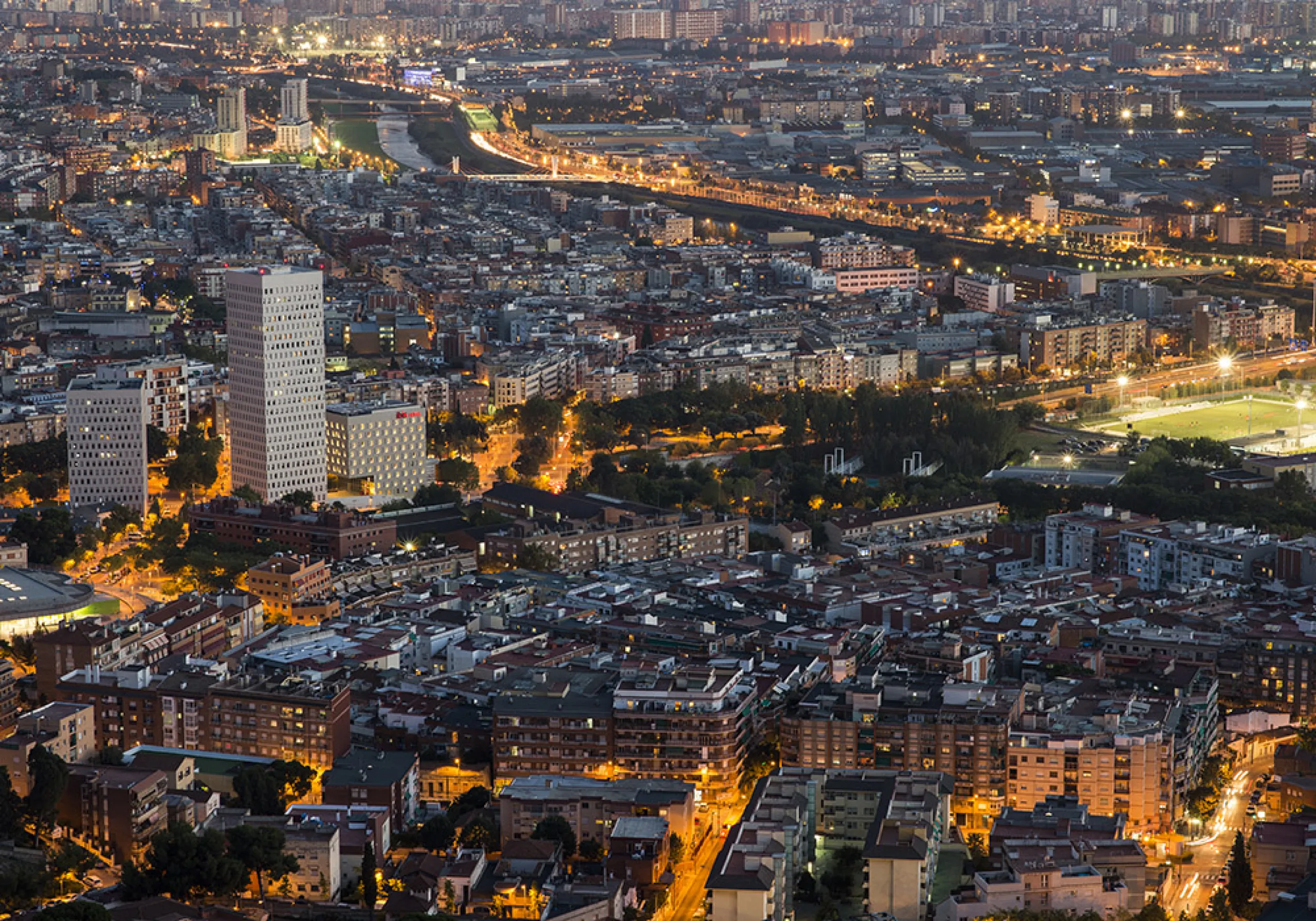 Building with Tourist License for Sale in the Suburbs of Barcelona