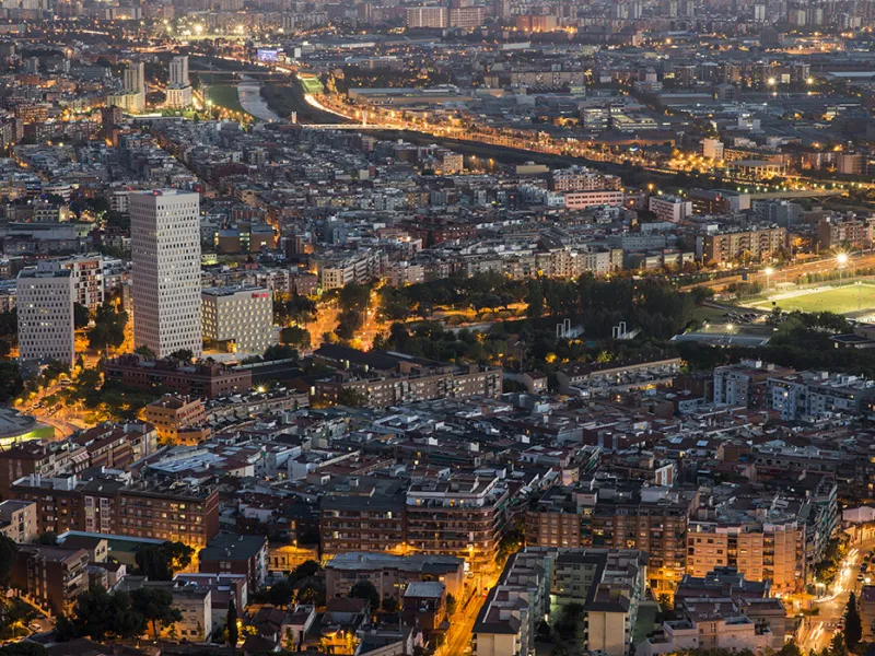 Building with Tourist License for Sale in the Suburbs of Barcelona