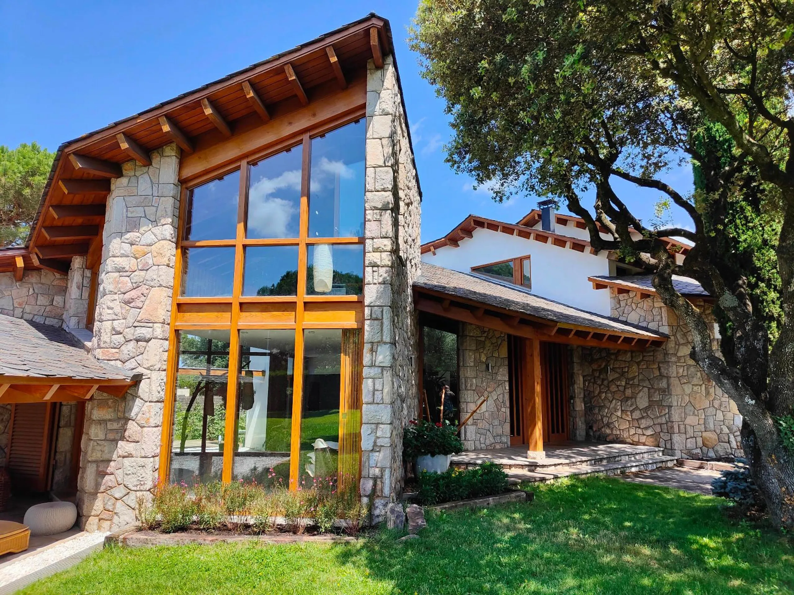 Exquisite Luxury Villa for Sale in El Montanya, Barcelona