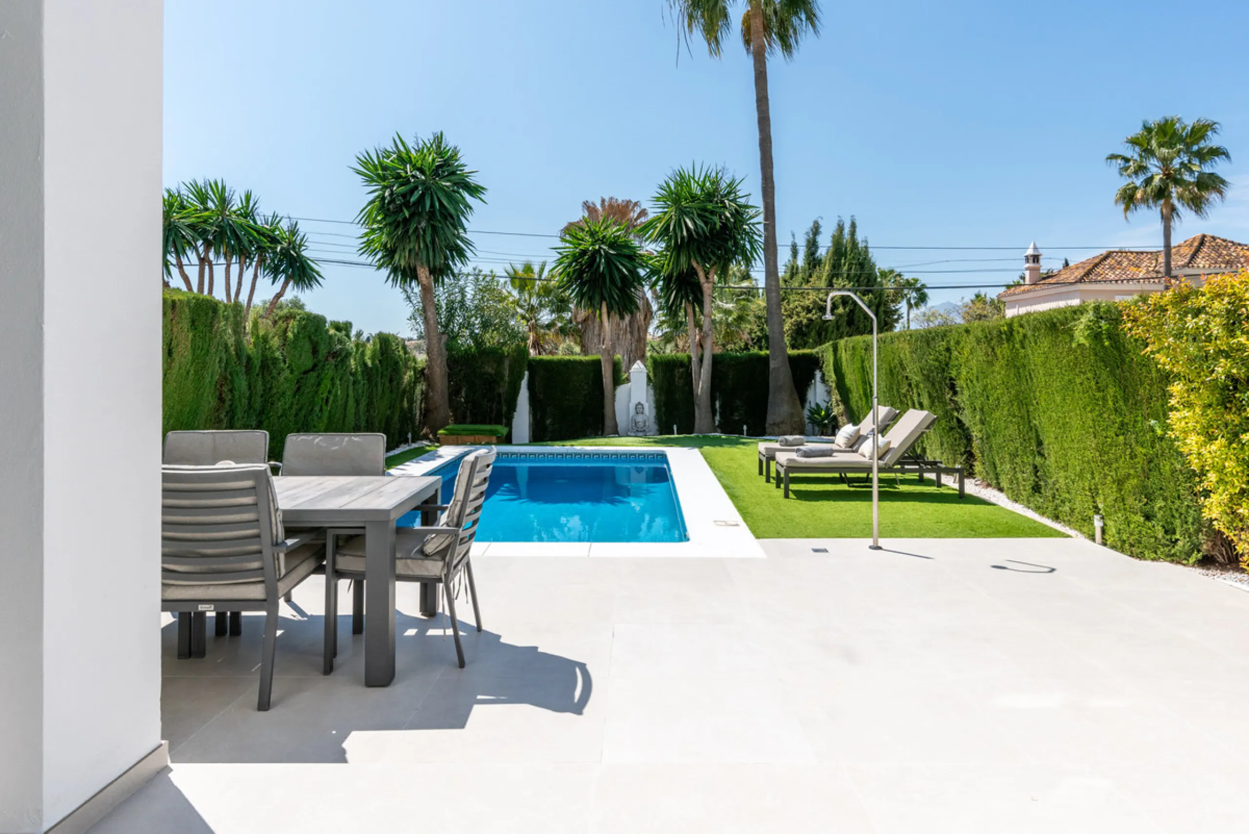 Stunning Fully Refurbished 4-Bedroom, 3-Bathroom Villa in Bel Air Cancelada