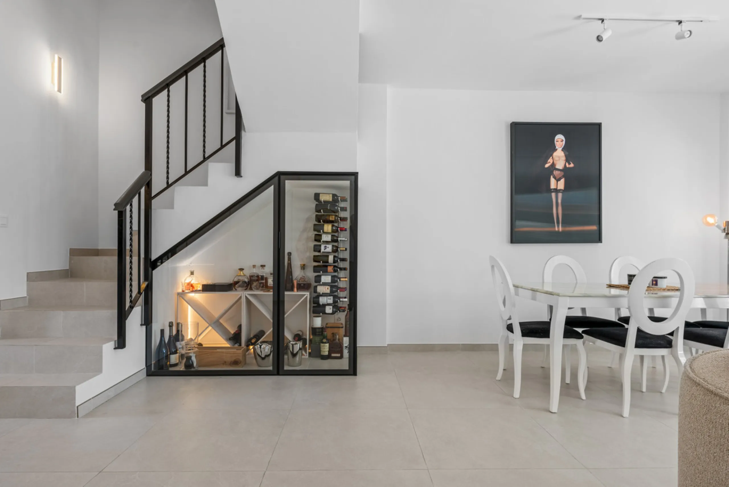 Stunning Fully Refurbished 4-Bedroom, 3-Bathroom Villa in Bel Air Cancelada