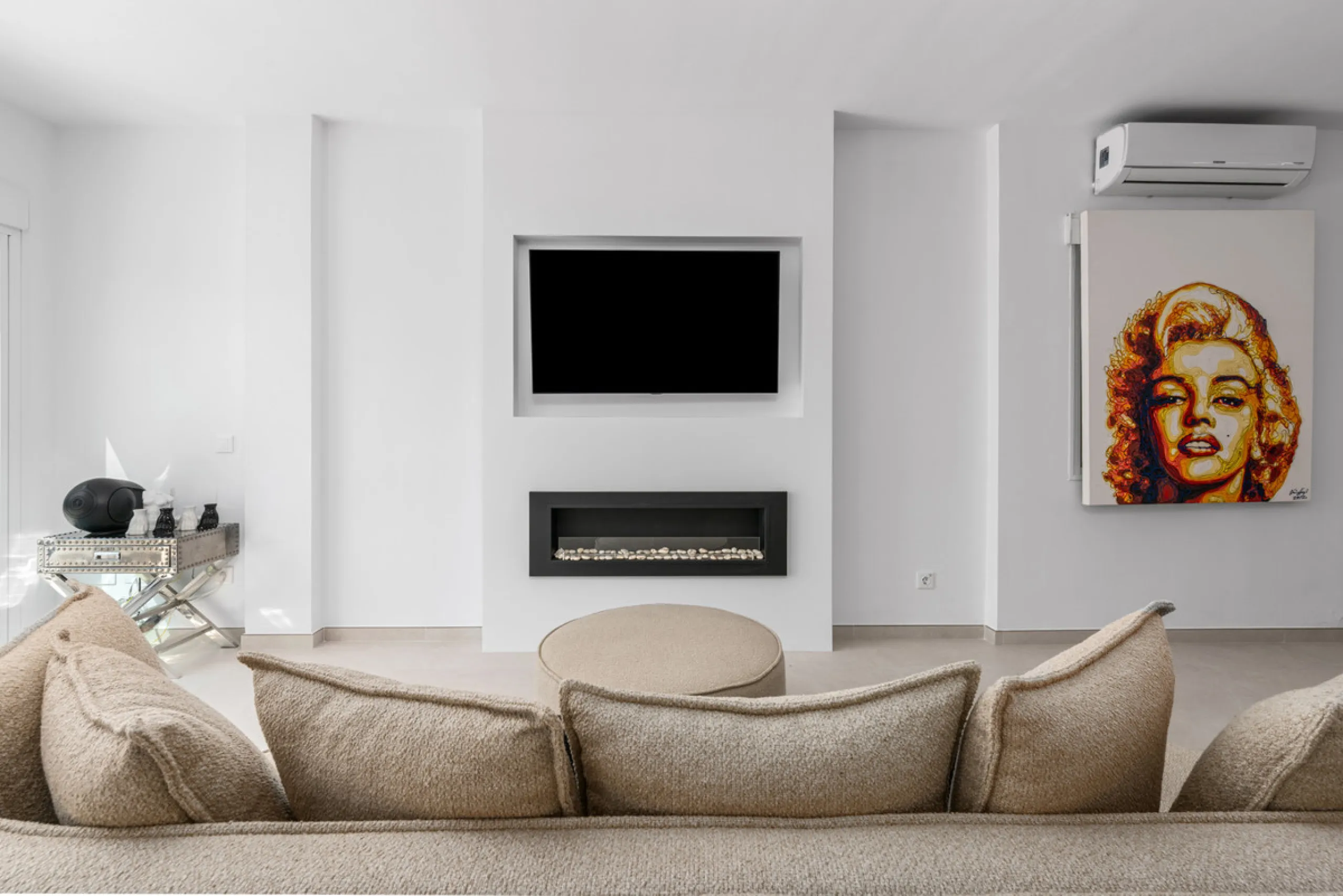 Stunning Fully Refurbished 4-Bedroom, 3-Bathroom Villa in Bel Air Cancelada