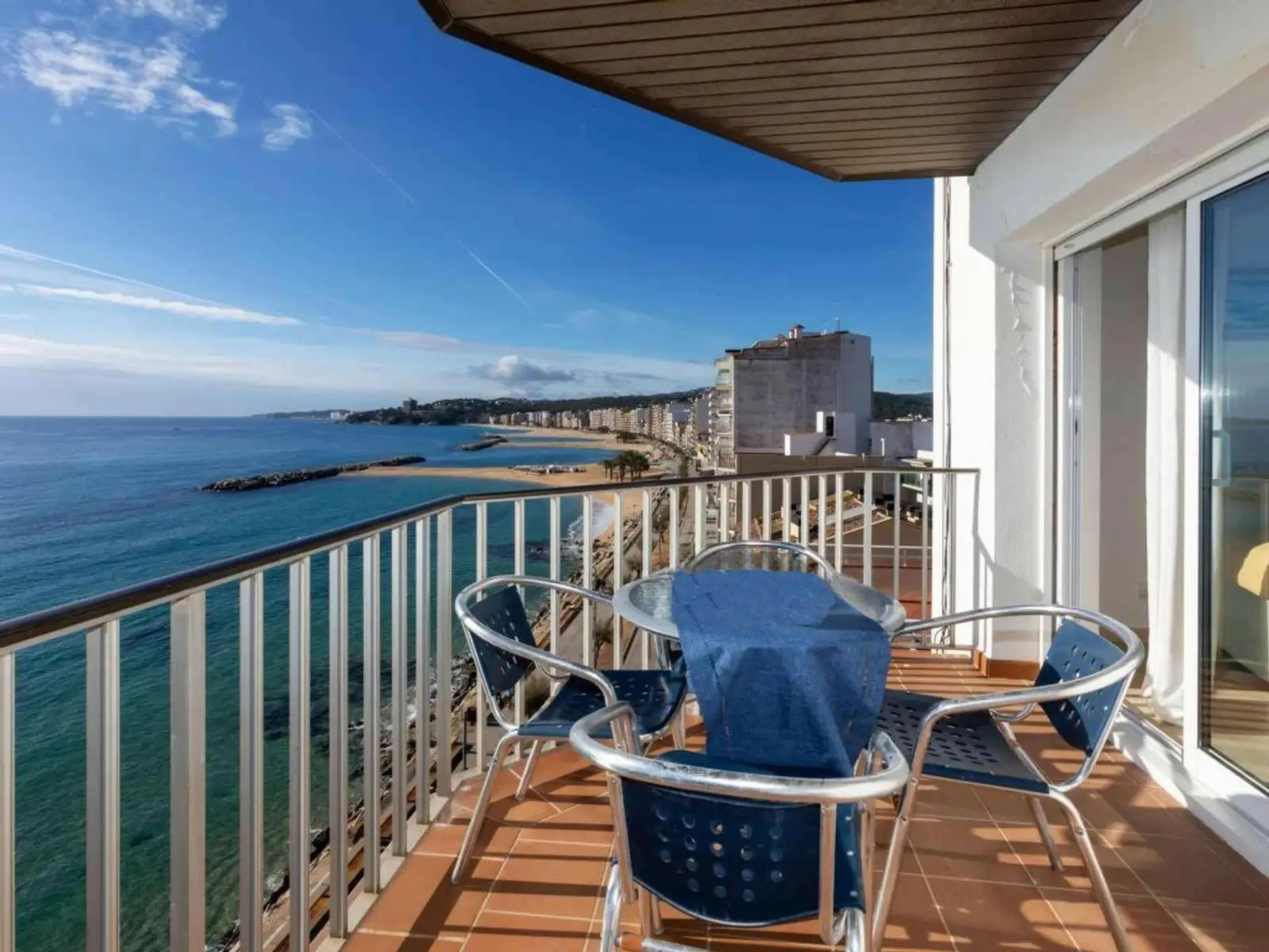 Charming Beachfront Apartment in Sant Antoni de Calonge, Costa Brava
