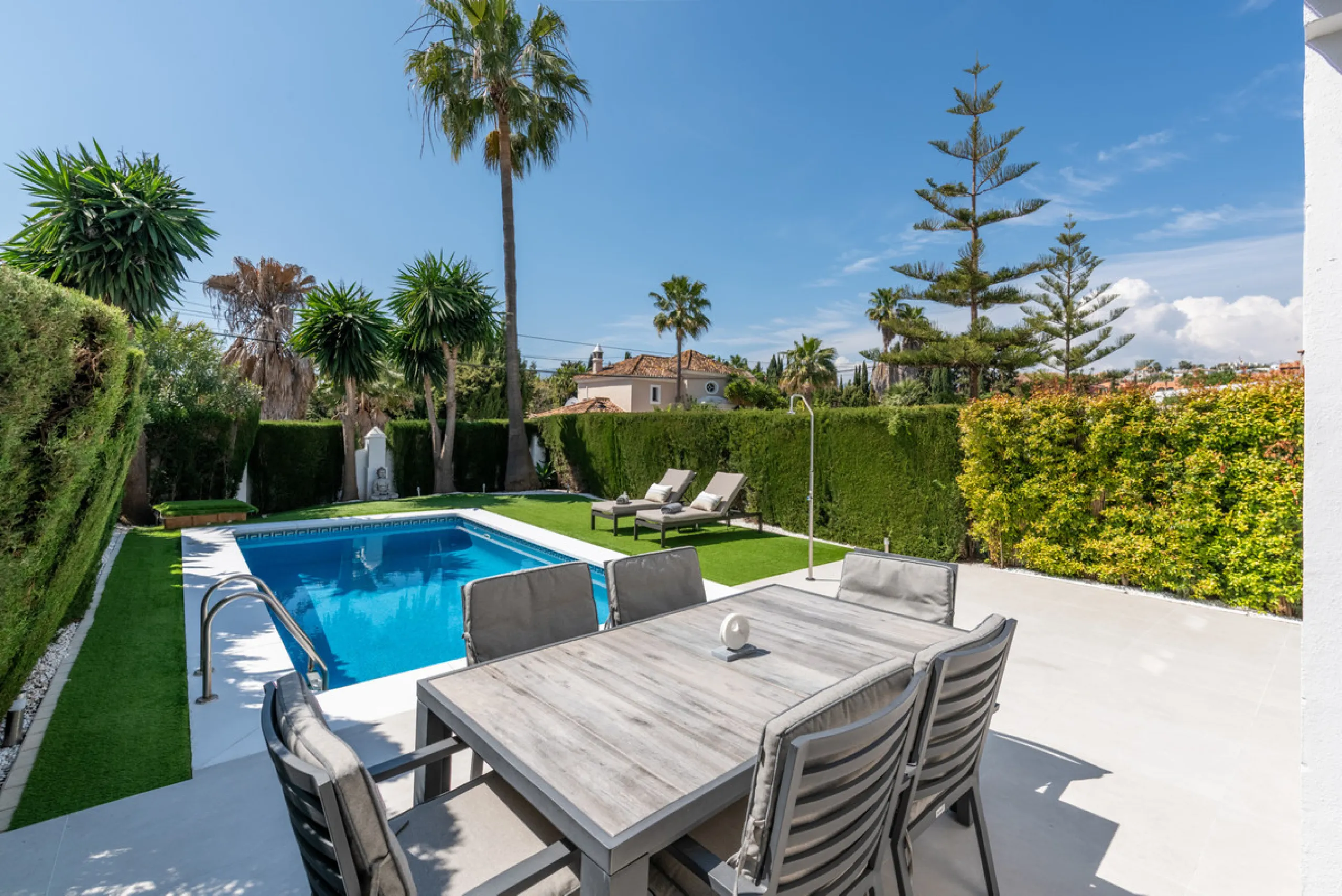 Stunning Fully Refurbished 4-Bedroom, 3-Bathroom Villa in Bel Air Cancelada
