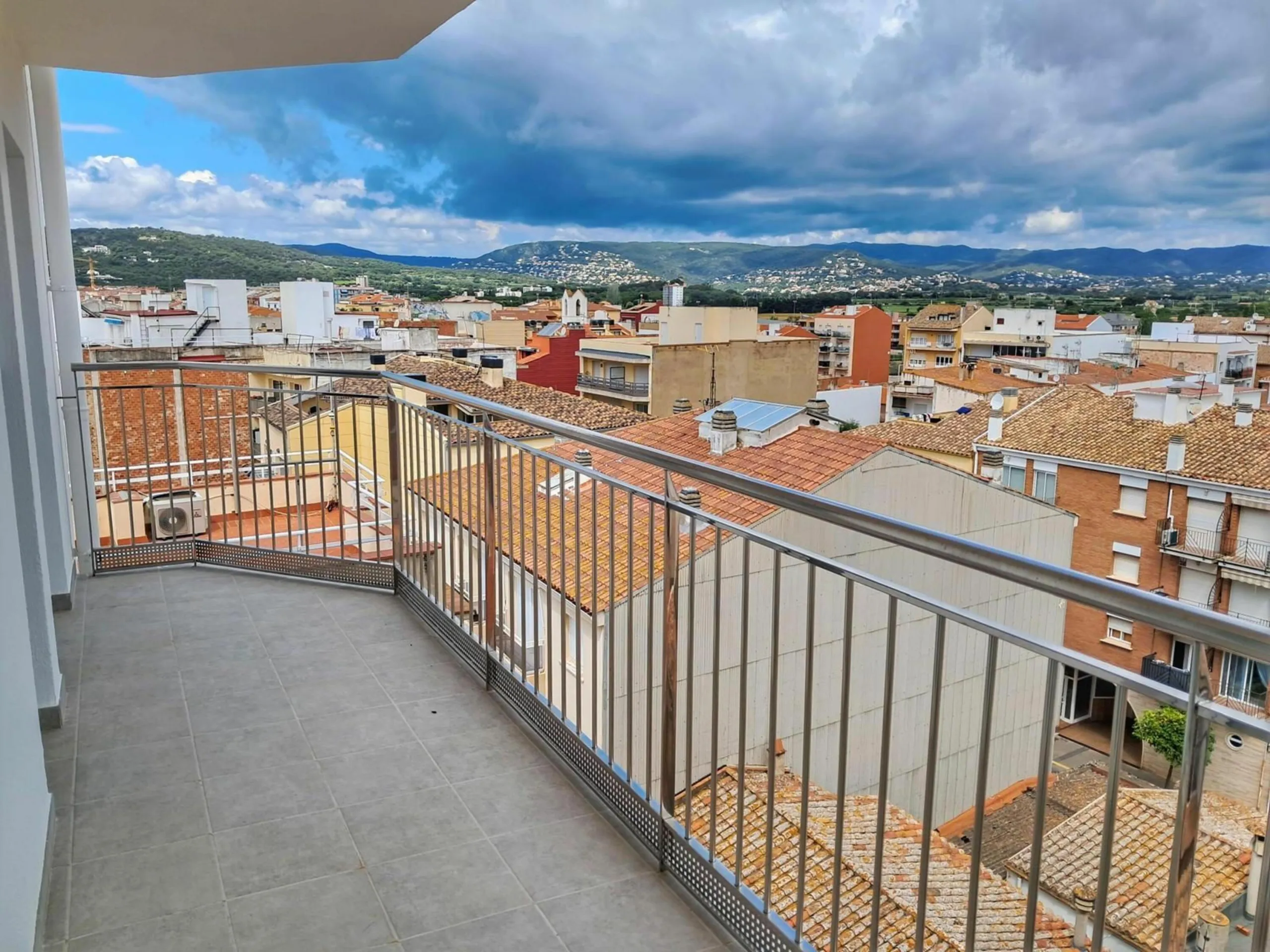 Charming Beachfront Apartment in Sant Antoni de Calonge, Costa Brava