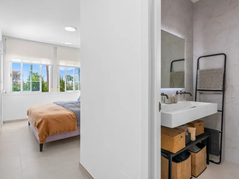 Stunning Fully Refurbished 4-Bedroom, 3-Bathroom Villa in Bel Air Cancelada