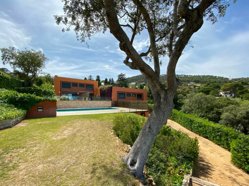 Spacious Townhouse with Sea Views in an Exclusive Community in Begur, Costa Brava