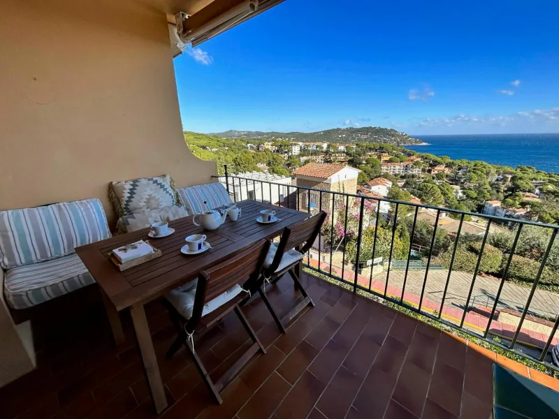 Exclusive Duplex Apartment with Sea Views and Tourist License in Calella de Palafrugell, Barcelona