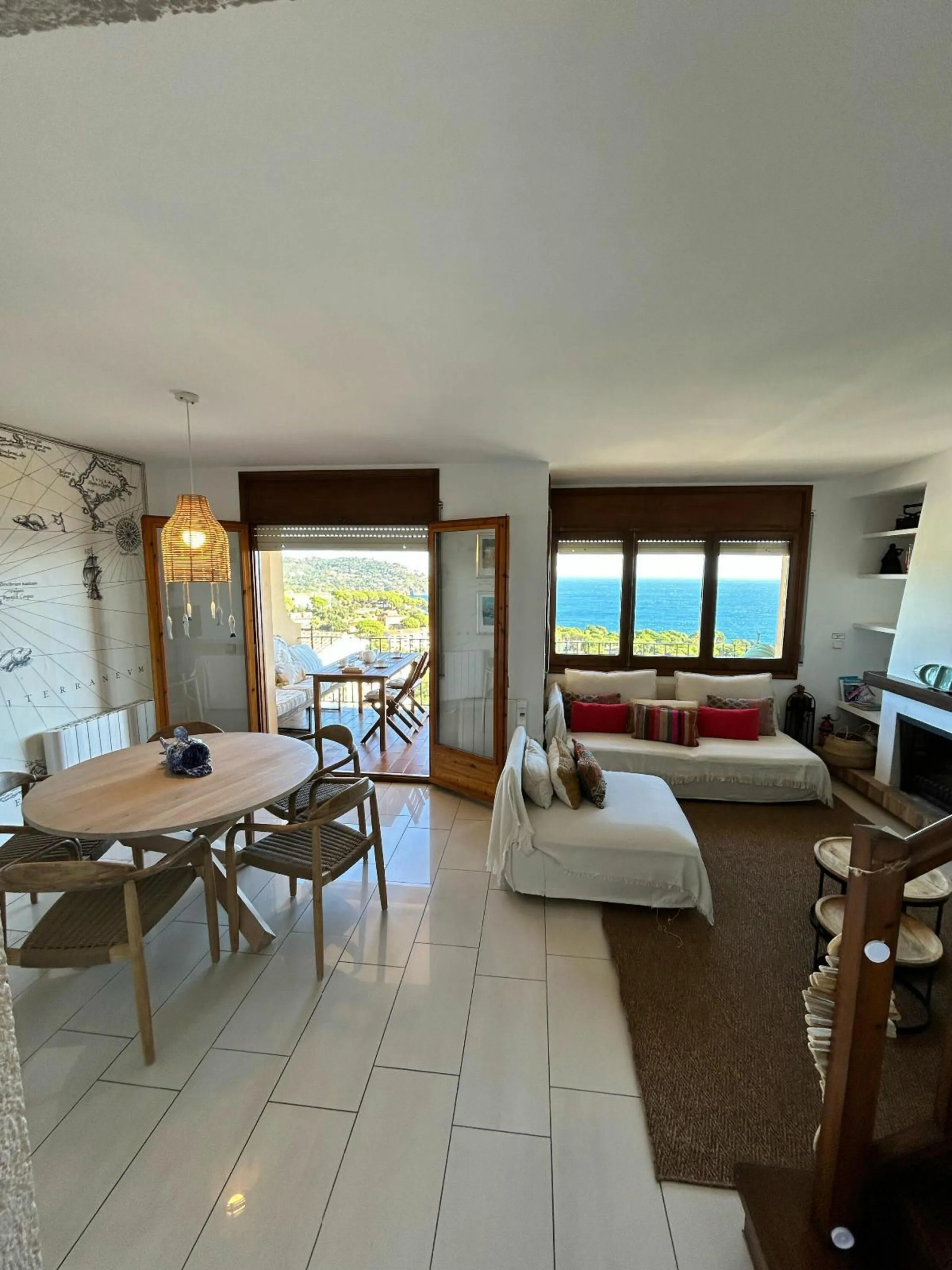 Exclusive Duplex Apartment with Sea Views and Tourist License in Calella de Palafrugell, Barcelona