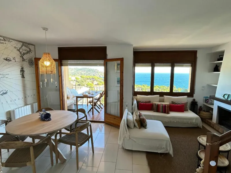 Exclusive Duplex Apartment with Sea Views and Tourist License in Calella de Palafrugell, Barcelona