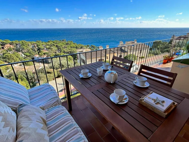 Exclusive Duplex Apartment with Sea Views and Tourist License in Calella de Palafrugell, Barcelona