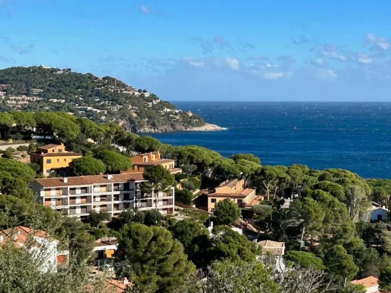 Exclusive Duplex Apartment with Sea Views and Tourist License in Calella de Palafrugell, Barcelona