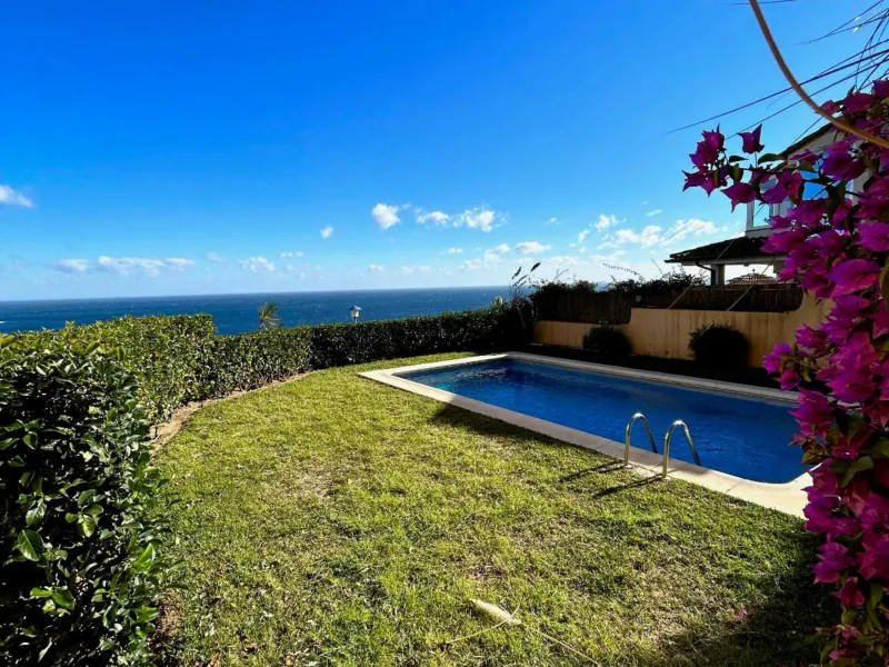 Exclusive Duplex Apartment with Sea Views and Tourist License in Calella de Palafrugell, Barcelona