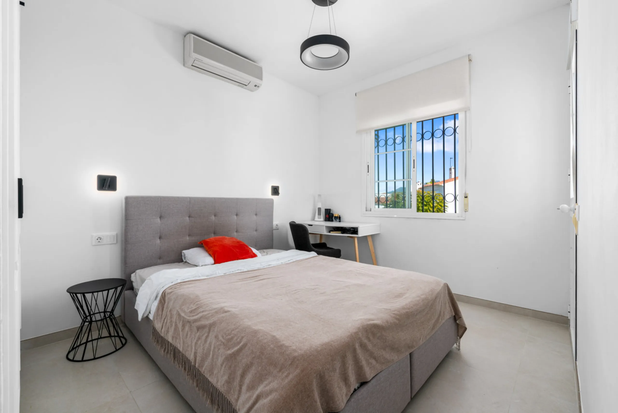 Stunning Fully Refurbished 4-Bedroom, 3-Bathroom Villa in Bel Air Cancelada