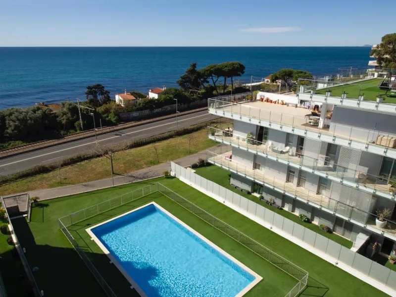 Contemporary Homes on the Seafront in Sant Andreu de Llavaneres, Barcelona