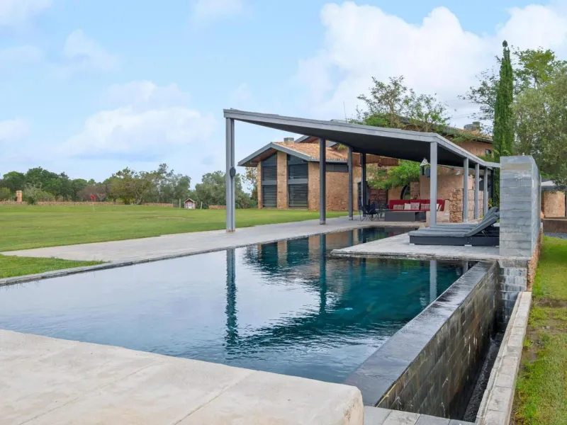 Cozy rustic-modern masia in the heart of Les Gavarres, Forallac