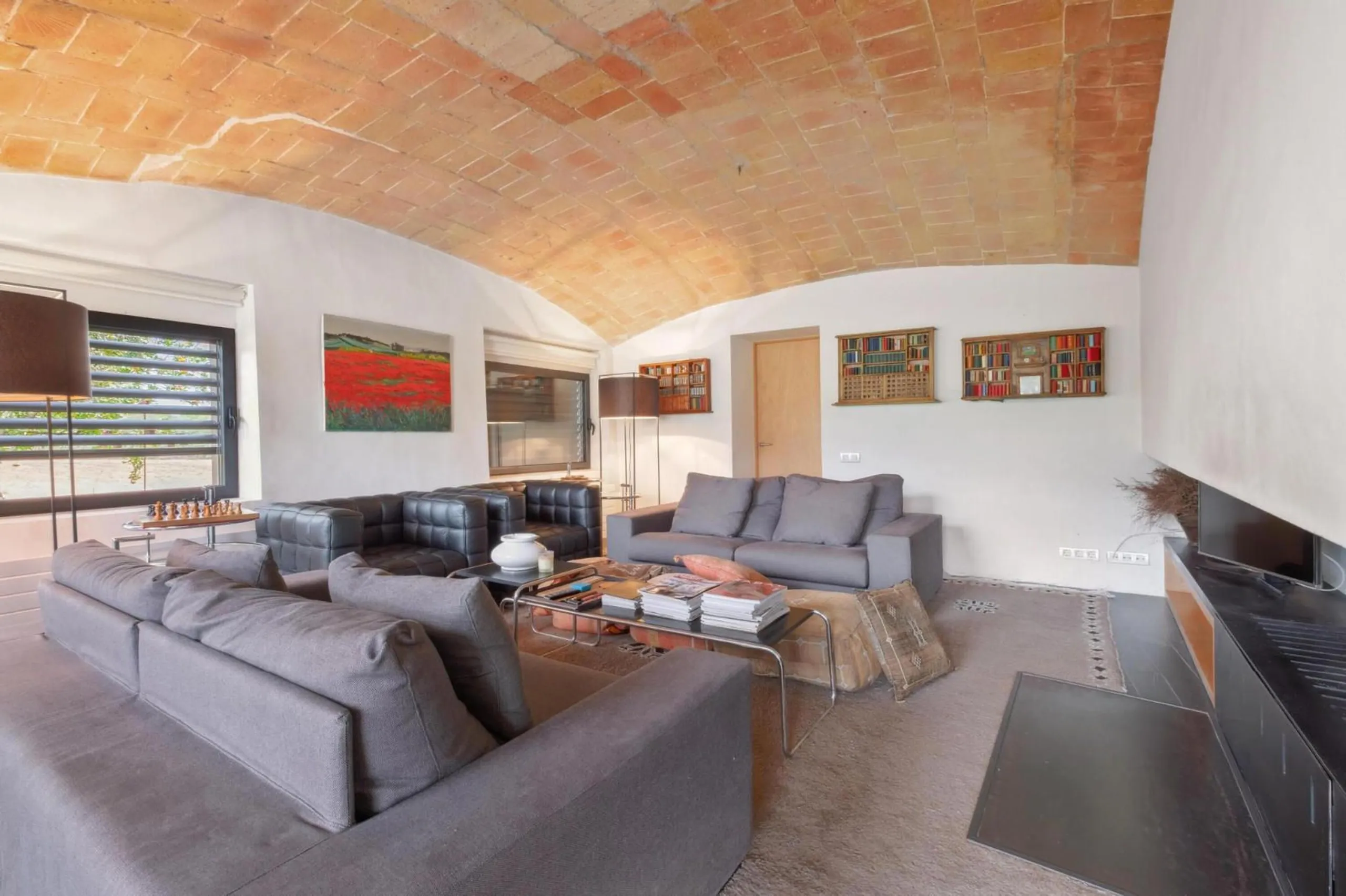 Cozy rustic-modern masia in the heart of Les Gavarres, Forallac