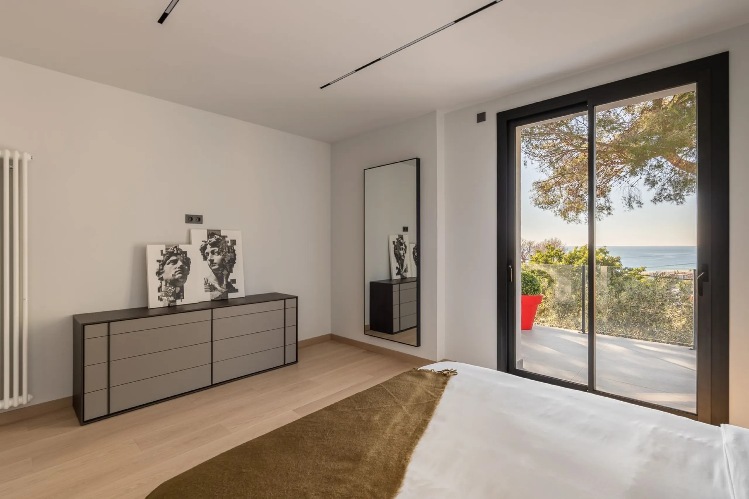 Moderne Villa im Neubau mit Meerblick in Bellamar, Castelldefels