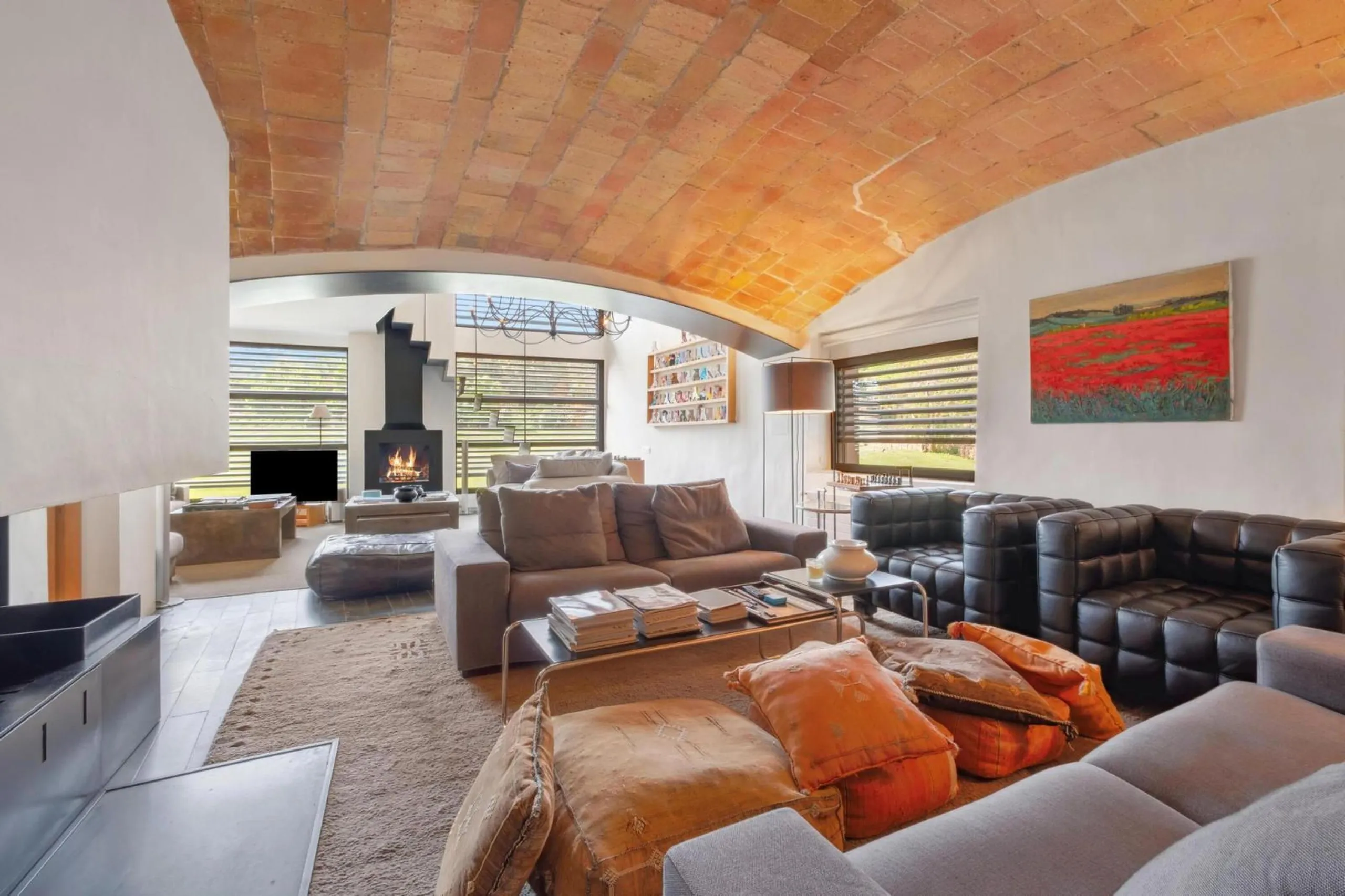 Cozy rustic-modern masia in the heart of Les Gavarres, Forallac